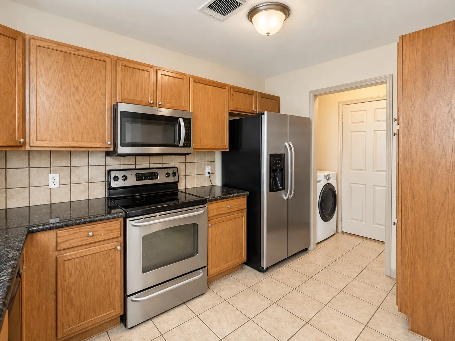 Townhouse For Sale in Tarrant County , 12620 Bay Avenue, Fort Worth, Texas 76040, 3 Bedroom, 3 Bathroom, 1 Garage spaces, 1,763 Sqft, built in 2005, mls#21391348, Real Estate Agent in Fort Worth, Homes For Sale in Tarrant county, Homes For Sale in Fort Worth, Realtor in Fort Worth Texas, Real Estate Brokerage Independent Realty Texas, Luminita Cordes Realtor
