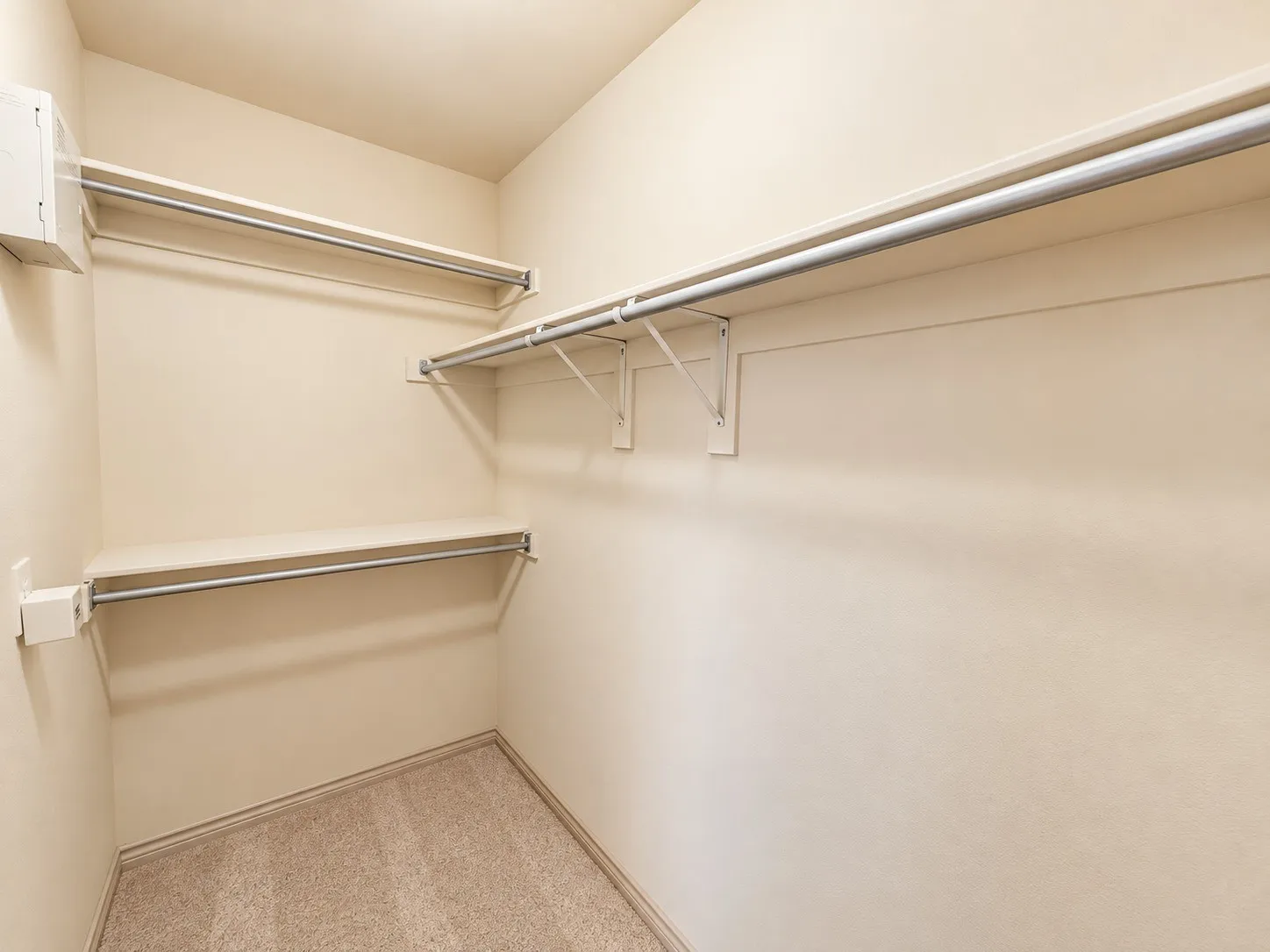 Townhouse For Sale in Tarrant County , 12620 Bay Avenue, Fort Worth, Texas 76040, 3 Bedroom, 3 Bathroom, 1 Garage spaces, 1,763 Sqft, built in 2005, mls#21391348, Real Estate Agent in Fort Worth, Homes For Sale in Tarrant county, Homes For Sale in Fort Worth, Realtor in Fort Worth Texas, Real Estate Brokerage Independent Realty Texas, Luminita Cordes Realtor