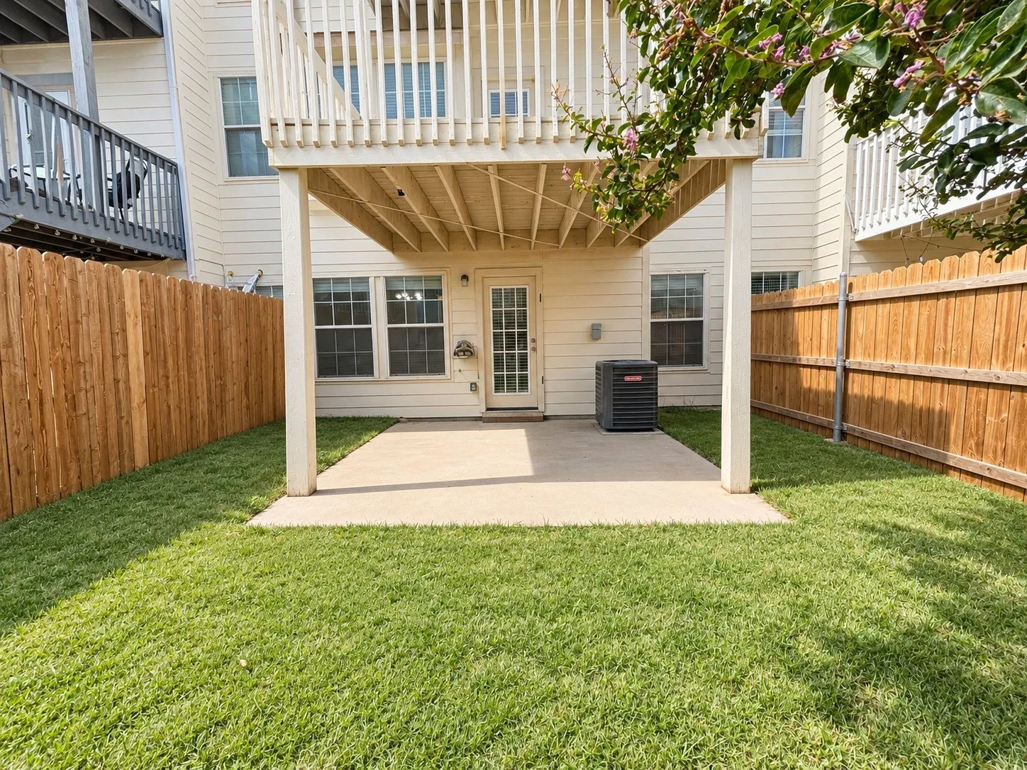 Townhouse For Sale in Tarrant County , 12620 Bay Avenue, Fort Worth, Texas 76040, 3 Bedroom, 3 Bathroom, 1 Garage spaces, 1,763 Sqft, built in 2005, mls#21391348, Real Estate Agent in Fort Worth, Homes For Sale in Tarrant county, Homes For Sale in Fort Worth, Realtor in Fort Worth Texas, Real Estate Brokerage Independent Realty Texas, Luminita Cordes Realtor