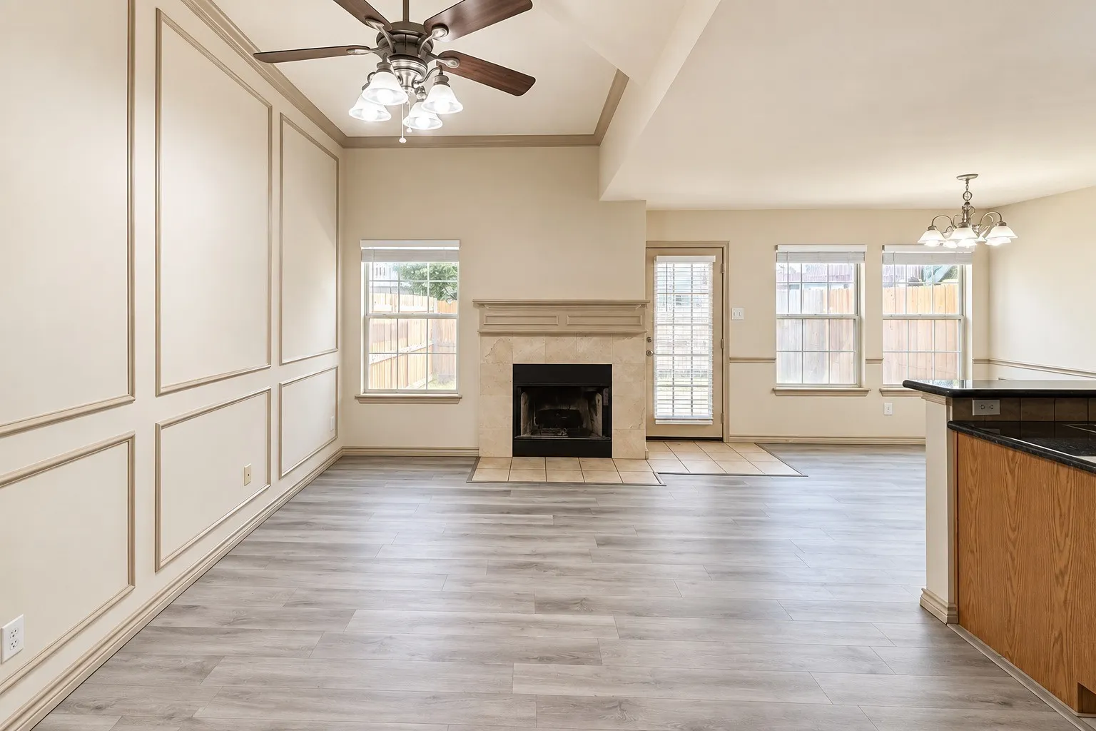 Townhouse For Sale in Tarrant County , 12620 Bay Avenue, Fort Worth, Texas 76040, 3 Bedroom, 3 Bathroom, 1 Garage spaces, 1,763 Sqft, built in 2005, mls#21391348, Real Estate Agent in Fort Worth, Homes For Sale in Tarrant county, Homes For Sale in Fort Worth, Realtor in Fort Worth Texas, Real Estate Brokerage Independent Realty Texas, Luminita Cordes Realtor