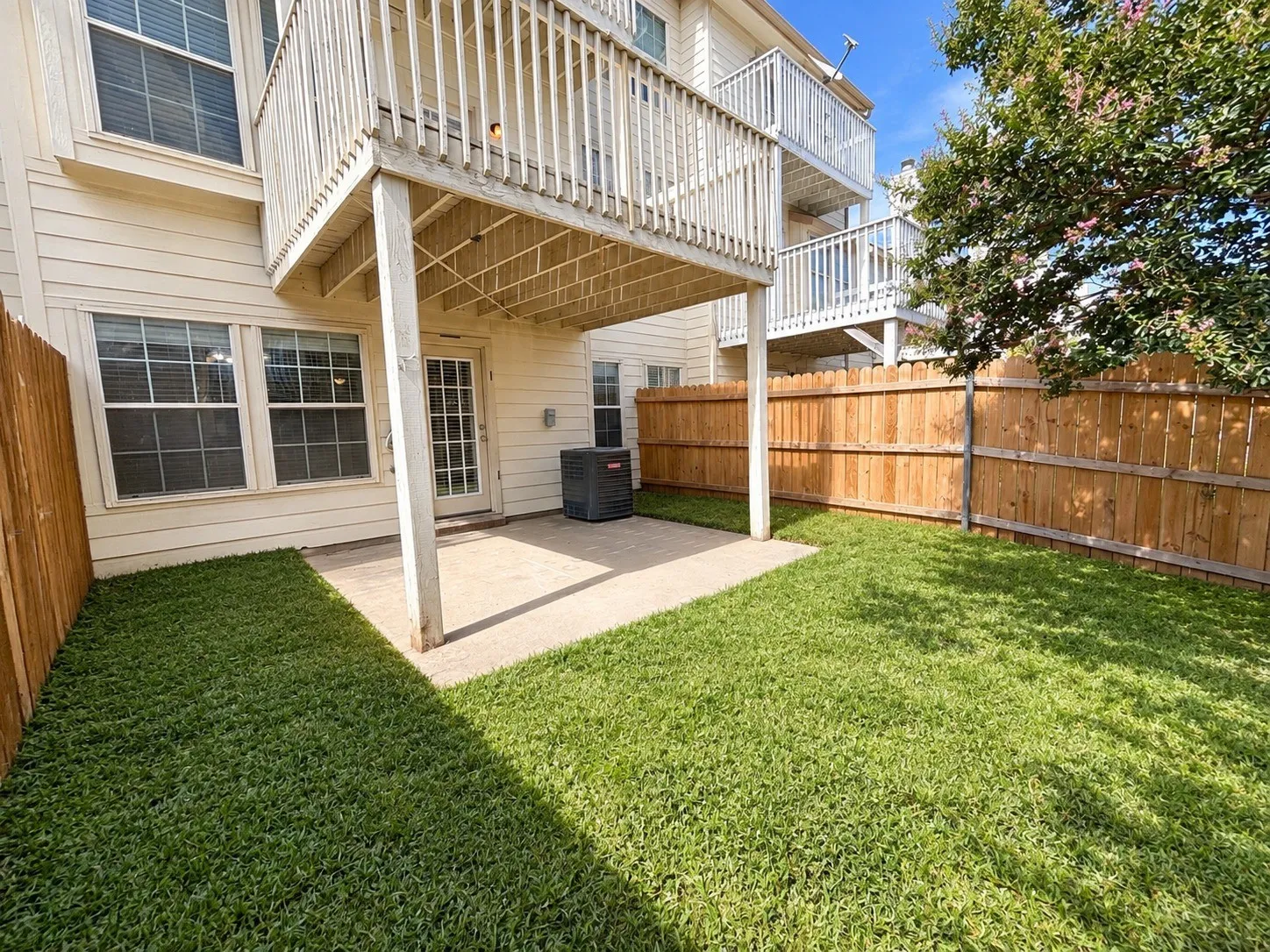 Townhouse For Sale in Tarrant County , 12620 Bay Avenue, Fort Worth, Texas 76040, 3 Bedroom, 3 Bathroom, 1 Garage spaces, 1,763 Sqft, built in 2005, mls#21391348, Real Estate Agent in Fort Worth, Homes For Sale in Tarrant county, Homes For Sale in Fort Worth, Realtor in Fort Worth Texas, Real Estate Brokerage Independent Realty Texas, Luminita Cordes Realtor