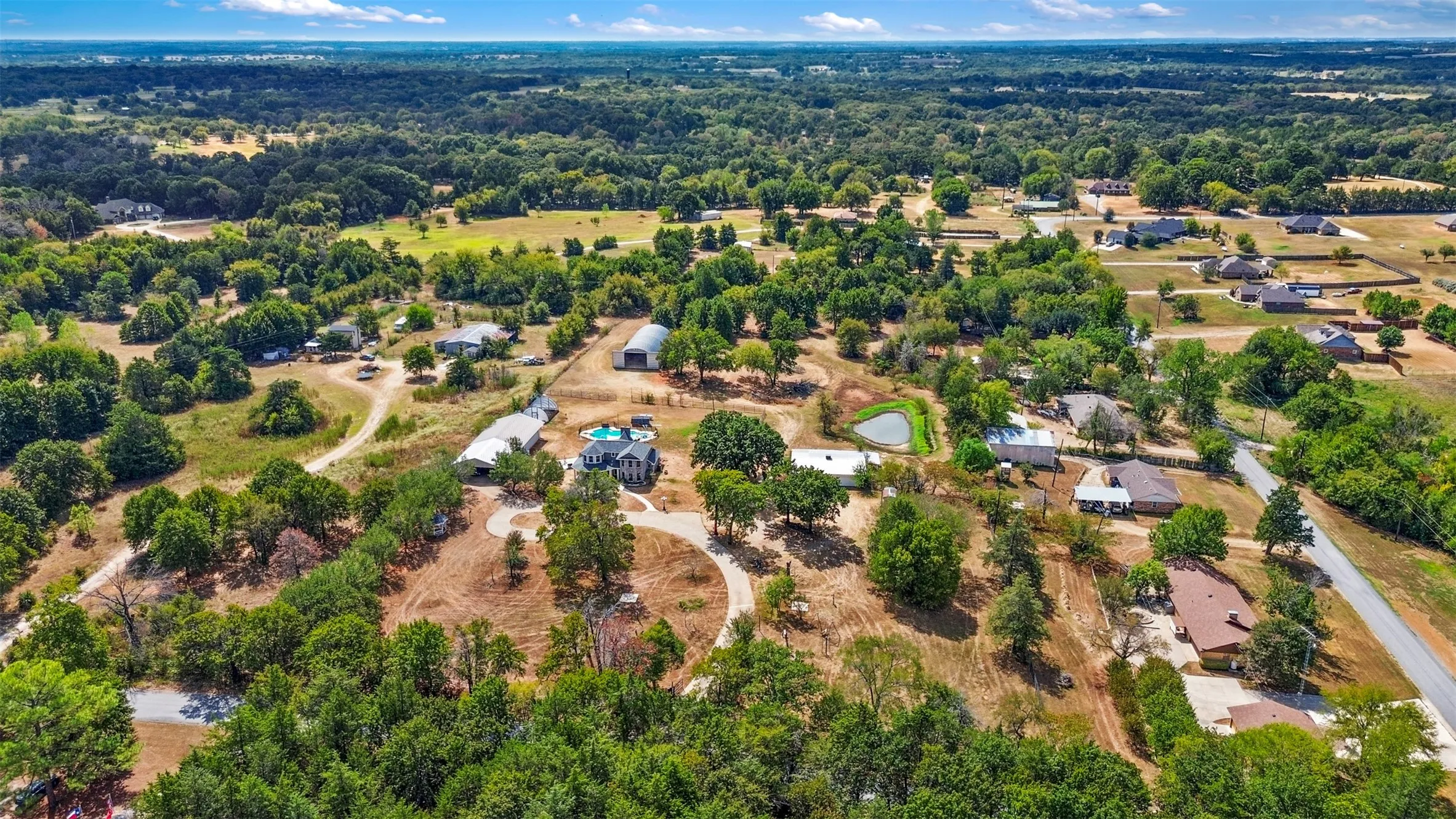 Single Family Residence For Sale in Grayson County , 668 Cleve Cole Road, Denison, Texas 75021, 3 Bedroom, 3 Bathroom, 4 Garage spaces, 2,204 Sqft, built in 1986, mls#21391520, Real Estate Agent in Denison, Homes For Sale in Grayson county, Homes For Sale in Denison, Realtor in Denison Texas, Real Estate Brokerage Independent Realty Texas, Luminita Cordes Realtor