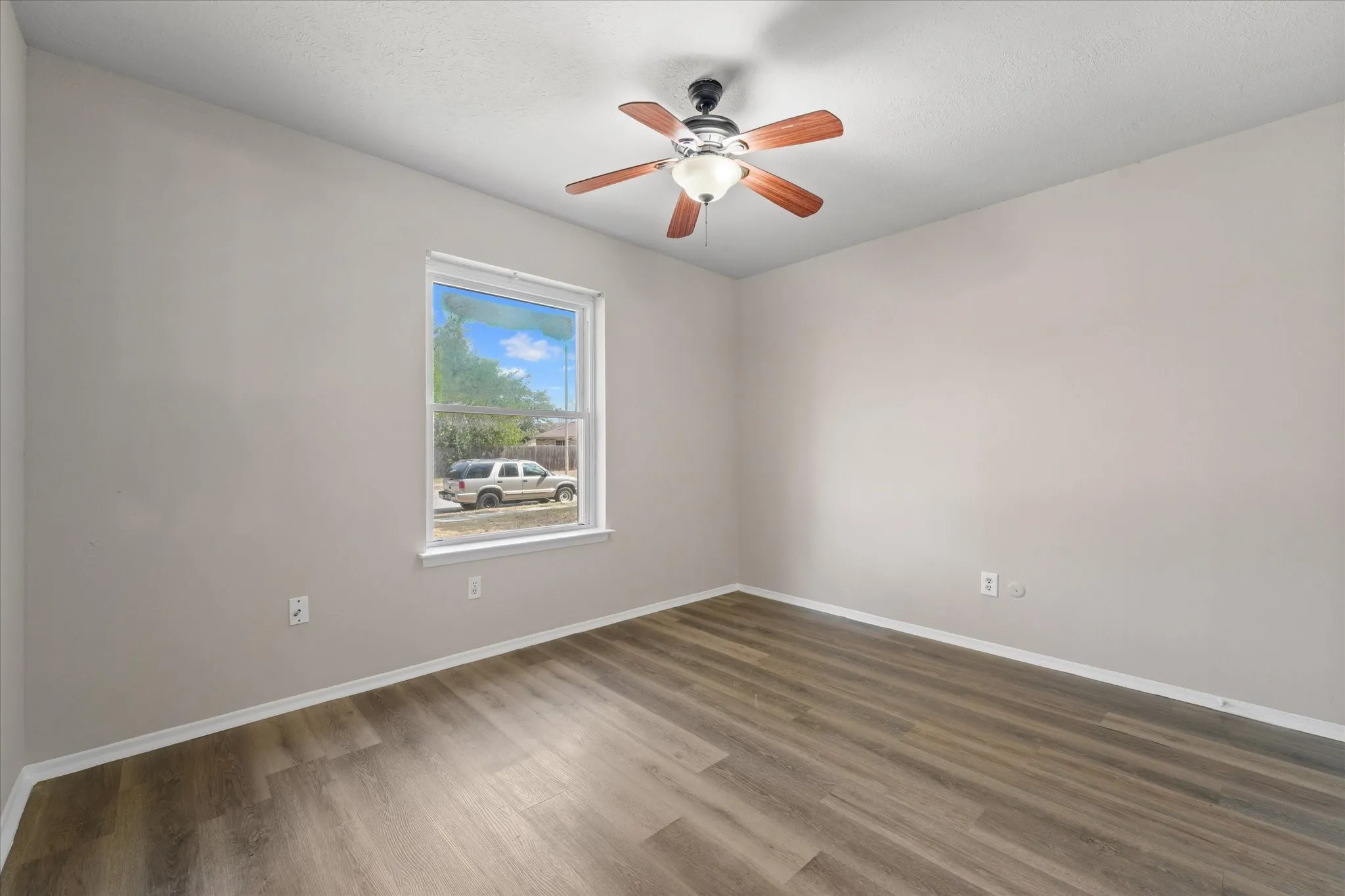 Single Family Residence For Sale in Tarrant County , 6429 Yarmouth Avenue, North Richland Hills, Texas 76182, 3 Bedroom, 2 Bathroom, 1 Garage spaces, 1,288 Sqft, built in 1977, mls#21391606, Real Estate Agent in North Richland Hills, Homes For Sale in Tarrant county, Homes For Sale in North Richland Hills, Realtor in North Richland Hills Texas, Real Estate Brokerage Independent Realty Texas, Luminita Cordes Realtor
