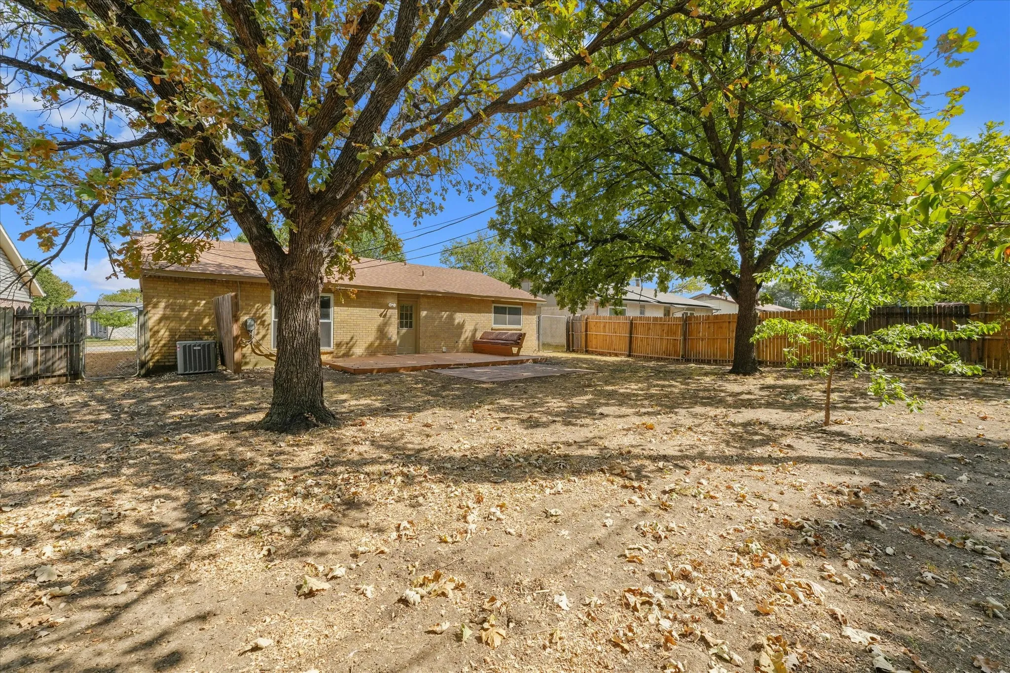 Single Family Residence For Sale in Tarrant County , 6429 Yarmouth Avenue, North Richland Hills, Texas 76182, 3 Bedroom, 2 Bathroom, 1 Garage spaces, 1,288 Sqft, built in 1977, mls#21391606, Real Estate Agent in North Richland Hills, Homes For Sale in Tarrant county, Homes For Sale in North Richland Hills, Realtor in North Richland Hills Texas, Real Estate Brokerage Independent Realty Texas, Luminita Cordes Realtor