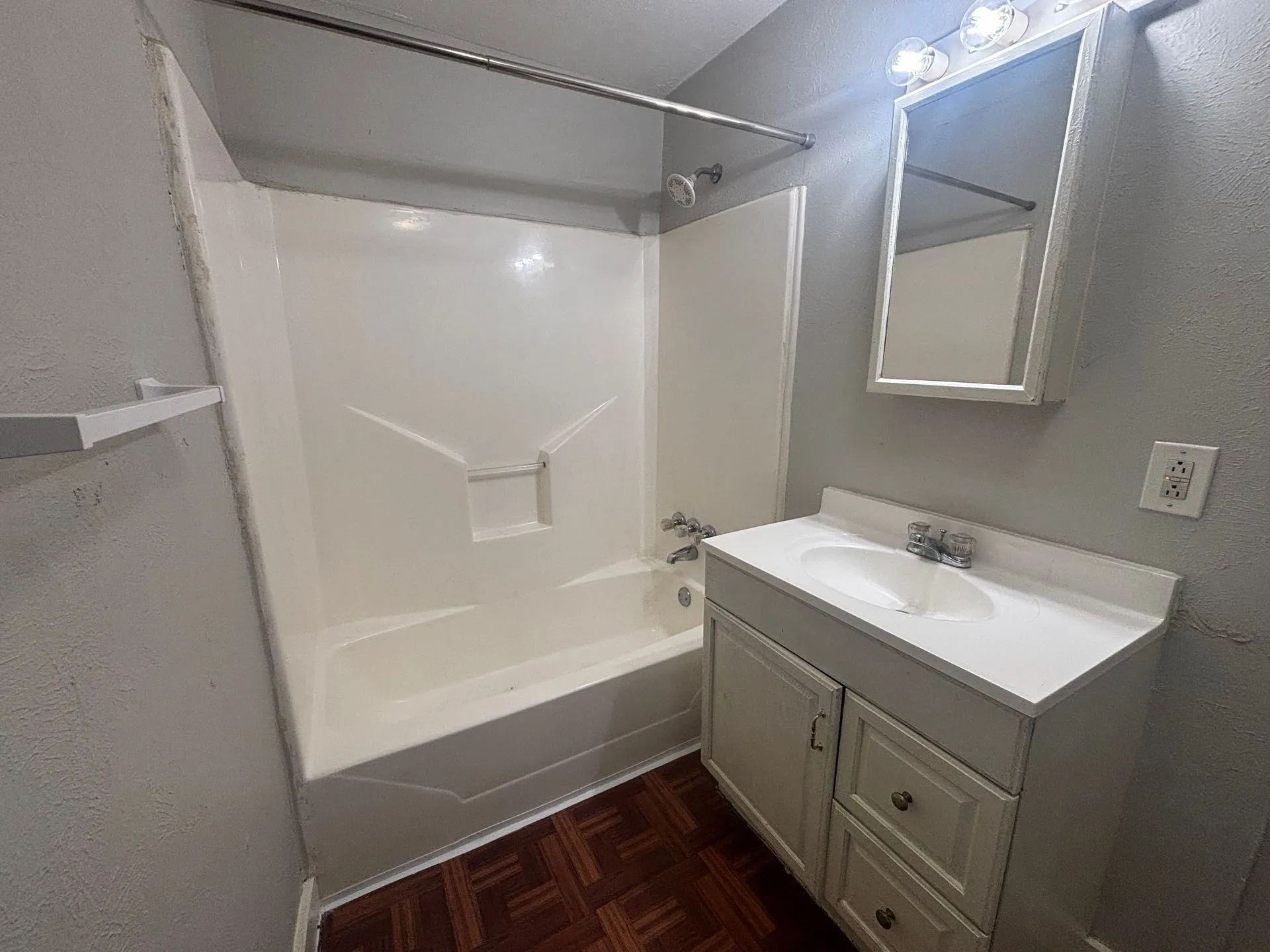 Duplex For Rent in Denton County , 521 Ruth Street A, Denton, Texas 76205, 2 Bedroom, 2 Bathroom, Garage spaces, 1,000 Sqft, built in 1959, mls#21391619, Real Estate Agent in Denton, Homes For Rent in Denton county, Homes For Rent in Denton, Realtor in Denton Texas, Real Estate Brokerage Independent Realty Texas, Luminita Cordes Realtor