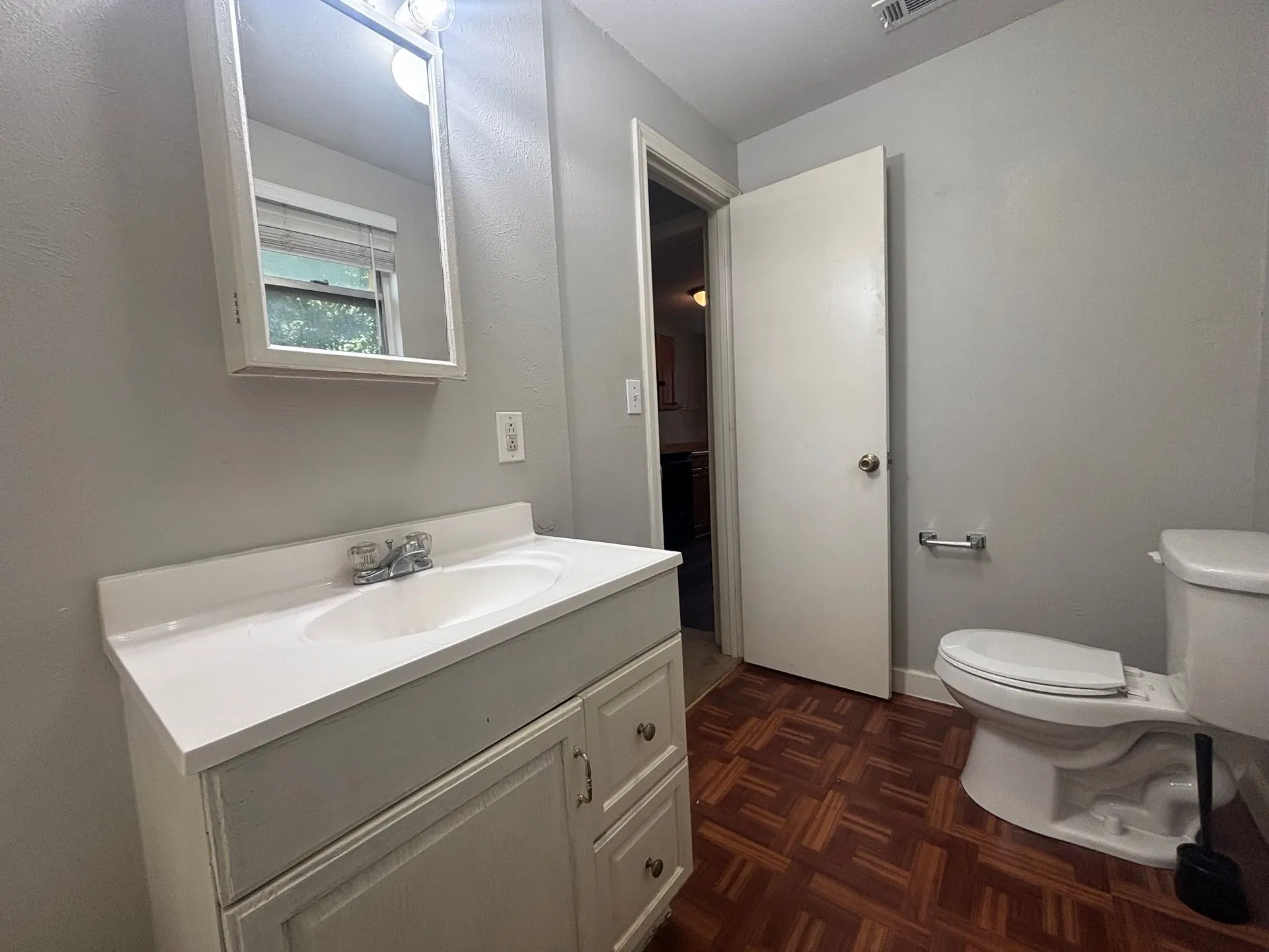 Duplex For Rent in Denton County , 521 Ruth Street A, Denton, Texas 76205, 2 Bedroom, 2 Bathroom, Garage spaces, 1,000 Sqft, built in 1959, mls#21391619, Real Estate Agent in Denton, Homes For Rent in Denton county, Homes For Rent in Denton, Realtor in Denton Texas, Real Estate Brokerage Independent Realty Texas, Luminita Cordes Realtor