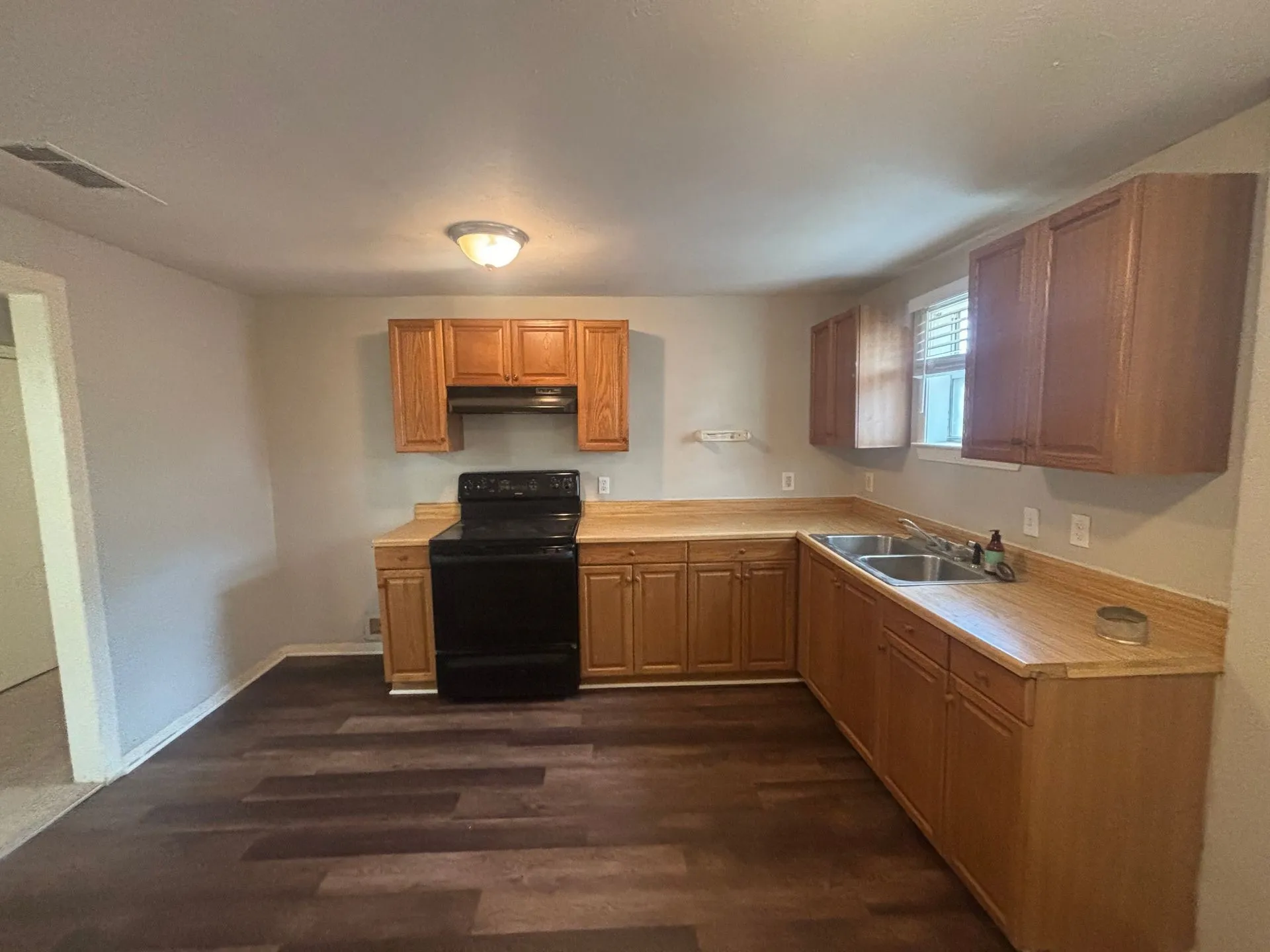 Duplex For Rent in Denton County , 521 Ruth Street A, Denton, Texas 76205, 2 Bedroom, 2 Bathroom, Garage spaces, 1,000 Sqft, built in 1959, mls#21391619, Real Estate Agent in Denton, Homes For Rent in Denton county, Homes For Rent in Denton, Realtor in Denton Texas, Real Estate Brokerage Independent Realty Texas, Luminita Cordes Realtor