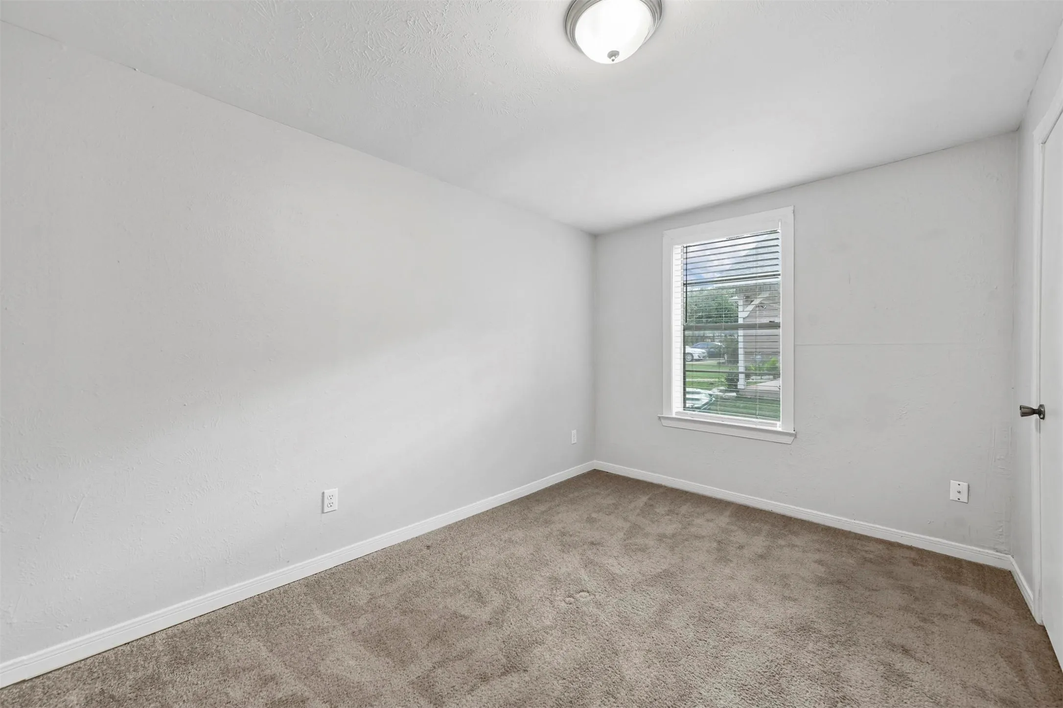 Duplex For Rent in Denton County , 521 Ruth Street A, Denton, Texas 76205, 2 Bedroom, 2 Bathroom, Garage spaces, 1,000 Sqft, built in 1959, mls#21391619, Real Estate Agent in Denton, Homes For Rent in Denton county, Homes For Rent in Denton, Realtor in Denton Texas, Real Estate Brokerage Independent Realty Texas, Luminita Cordes Realtor