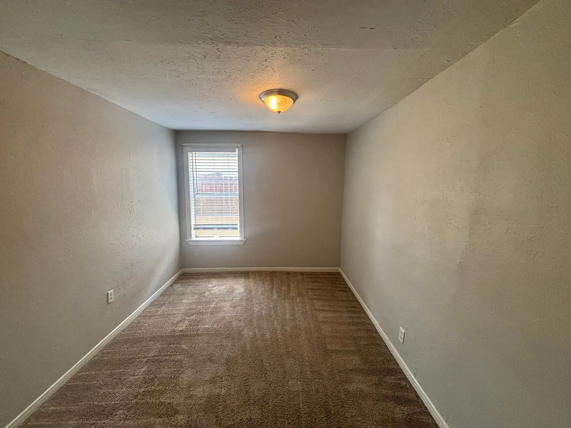 Duplex For Rent in Denton County , 521 Ruth Street A, Denton, Texas 76205, 2 Bedroom, 2 Bathroom, Garage spaces, 1,000 Sqft, built in 1959, mls#21391619, Real Estate Agent in Denton, Homes For Rent in Denton county, Homes For Rent in Denton, Realtor in Denton Texas, Real Estate Brokerage Independent Realty Texas, Luminita Cordes Realtor