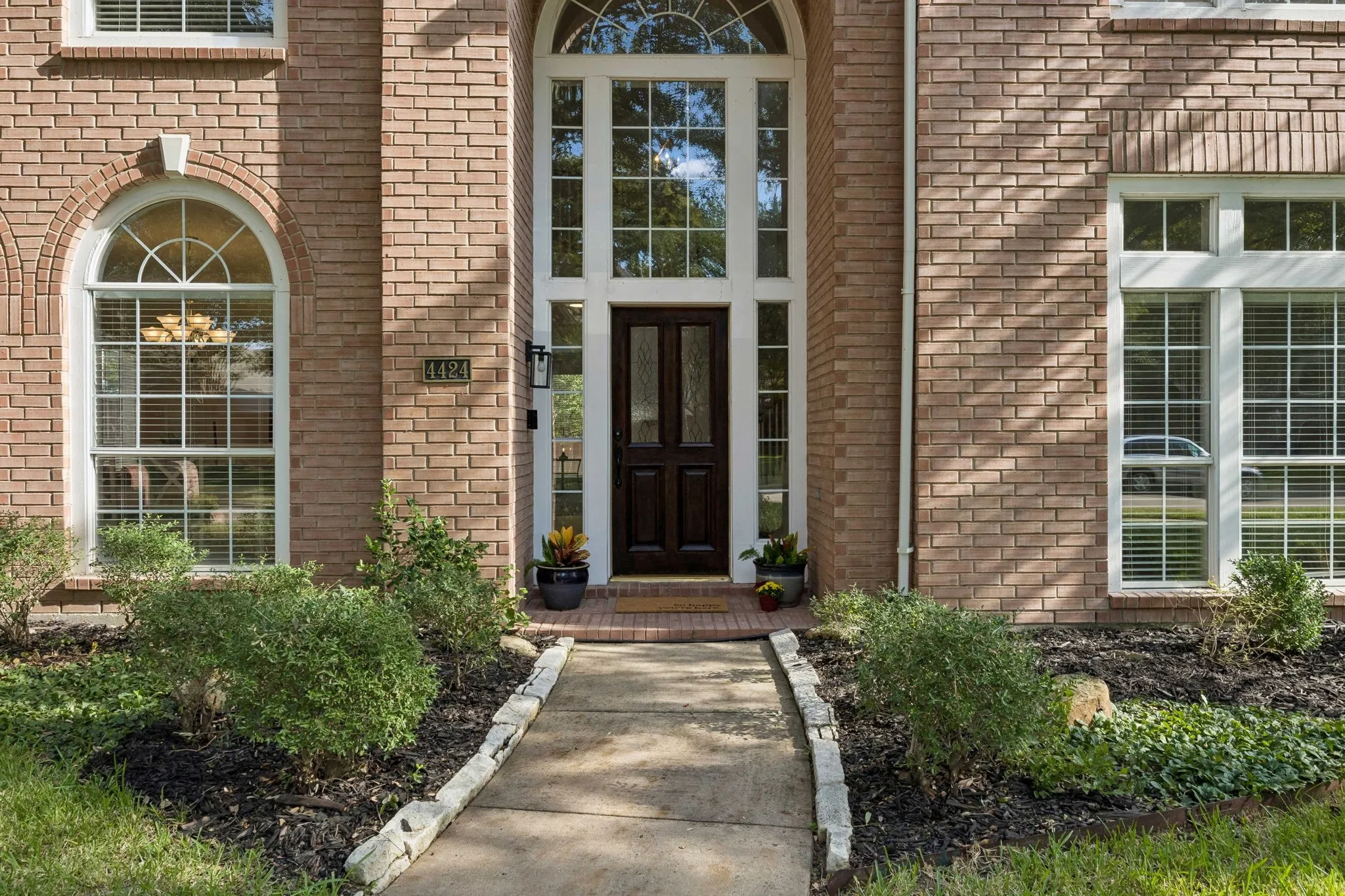 Single Family Residence For Sale in Collin County , 4424 Courtney Lane, Richardson, Texas 75082, 4 Bedroom, 3 Bathroom, 3 Garage spaces, 3,436 Sqft, built in 1995, mls#21390683, Real Estate Agent in Richardson, Homes For Sale in Collin county, Homes For Sale in Richardson, Realtor in Richardson Texas, Real Estate Brokerage Independent Realty Texas, Luminita Cordes Realtor