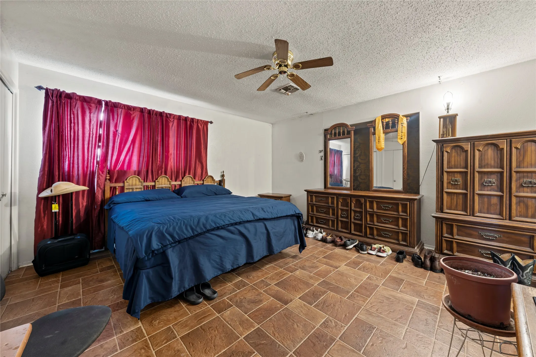 Single Family Residence For Sale in Mc Lennan County , 1815 Mahalia Drive, Waco, Texas 76705, 3 Bedroom, 2 Bathroom, 2 Garage spaces, 2,647 Sqft, built in 1966, mls#21390124, Real Estate Agent in Waco, Homes For Sale in Mc Lennan county, Homes For Sale in Waco, Realtor in Waco Texas, Real Estate Brokerage Independent Realty Texas, Luminita Cordes Realtor