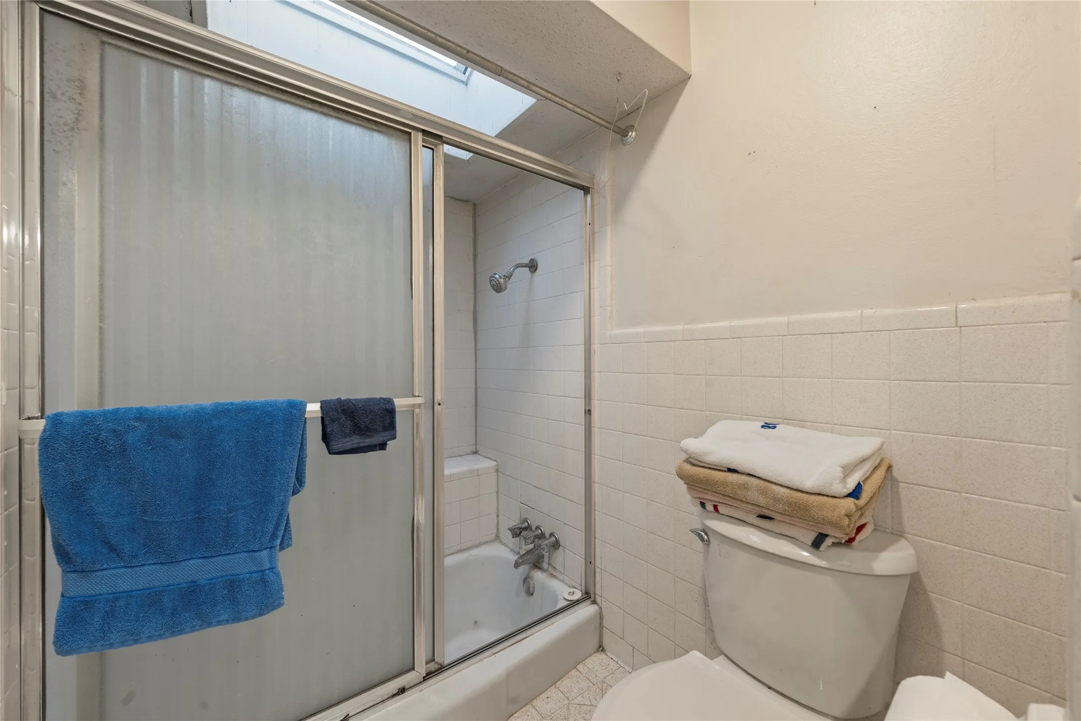 Single Family Residence For Sale in Mc Lennan County , 1815 Mahalia Drive, Waco, Texas 76705, 3 Bedroom, 2 Bathroom, 2 Garage spaces, 2,647 Sqft, built in 1966, mls#21390124, Real Estate Agent in Waco, Homes For Sale in Mc Lennan county, Homes For Sale in Waco, Realtor in Waco Texas, Real Estate Brokerage Independent Realty Texas, Luminita Cordes Realtor