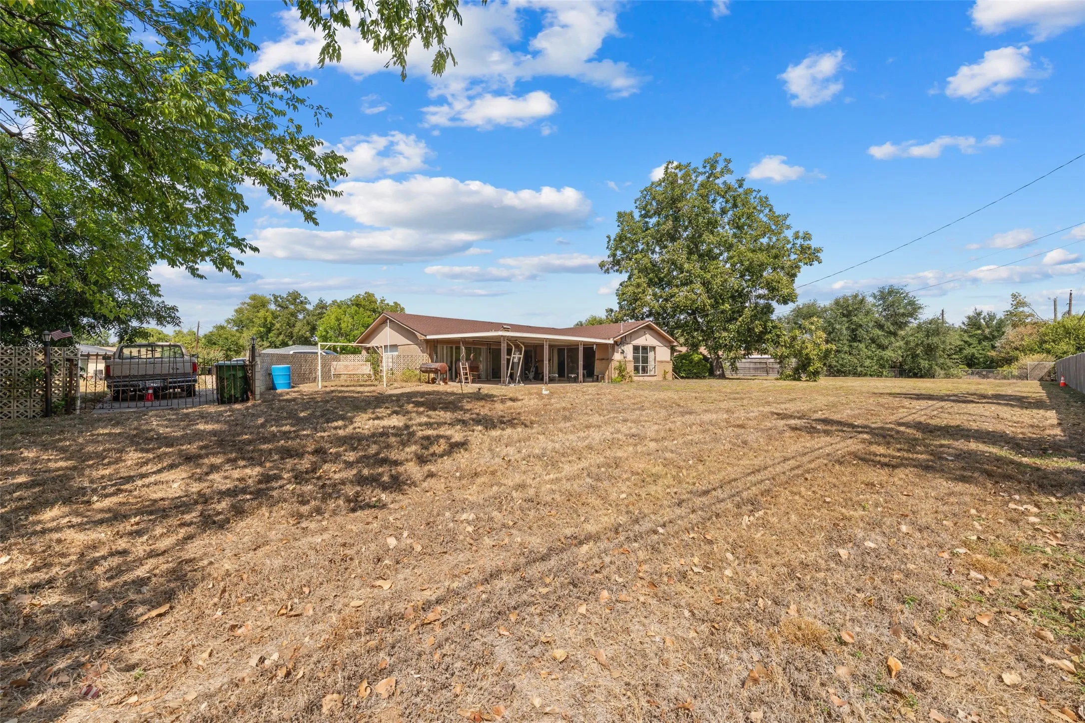 Single Family Residence For Sale in Mc Lennan County , 1815 Mahalia Drive, Waco, Texas 76705, 3 Bedroom, 2 Bathroom, 2 Garage spaces, 2,647 Sqft, built in 1966, mls#21390124, Real Estate Agent in Waco, Homes For Sale in Mc Lennan county, Homes For Sale in Waco, Realtor in Waco Texas, Real Estate Brokerage Independent Realty Texas, Luminita Cordes Realtor