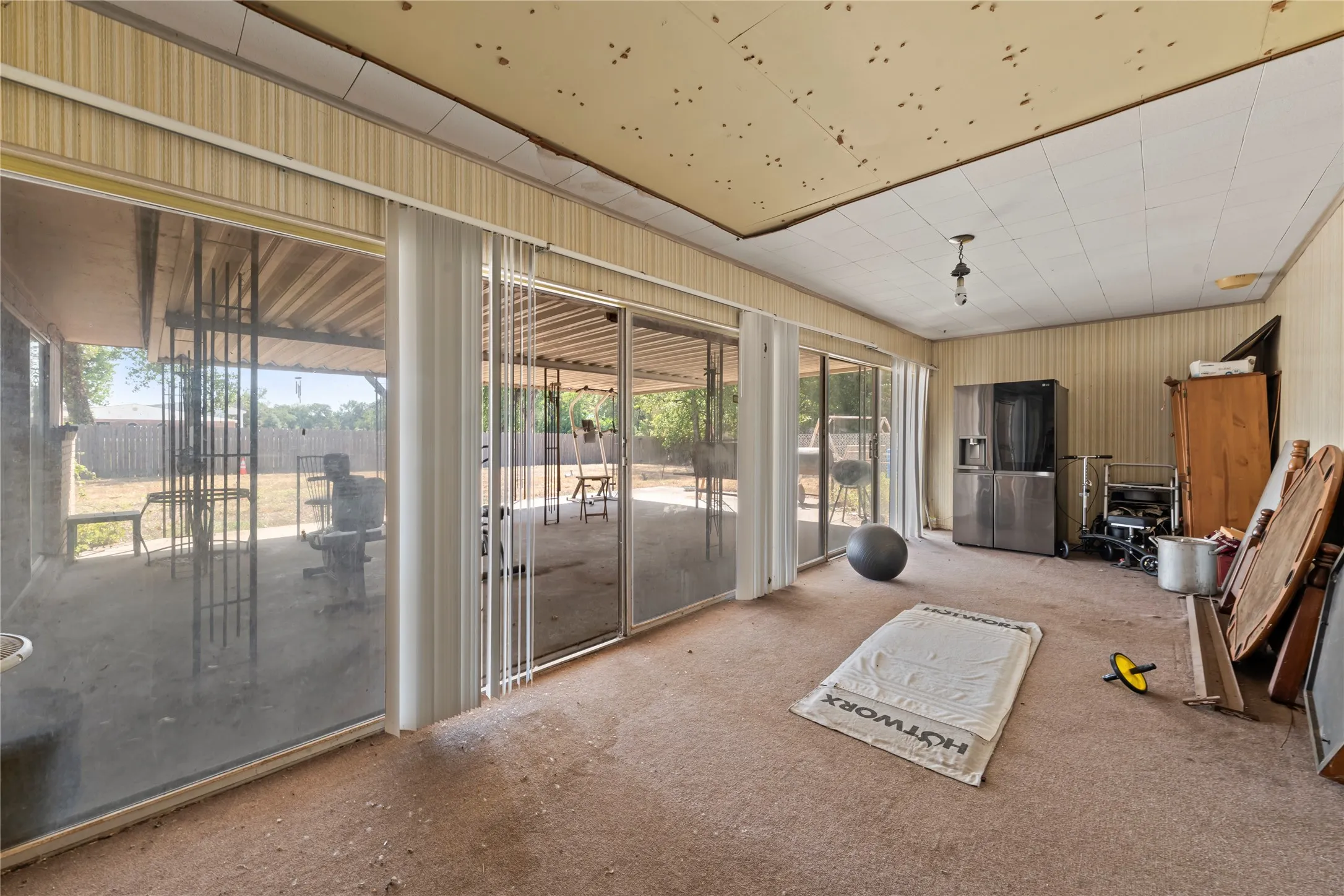 Single Family Residence For Sale in Mc Lennan County , 1815 Mahalia Drive, Waco, Texas 76705, 3 Bedroom, 2 Bathroom, 2 Garage spaces, 2,647 Sqft, built in 1966, mls#21390124, Real Estate Agent in Waco, Homes For Sale in Mc Lennan county, Homes For Sale in Waco, Realtor in Waco Texas, Real Estate Brokerage Independent Realty Texas, Luminita Cordes Realtor