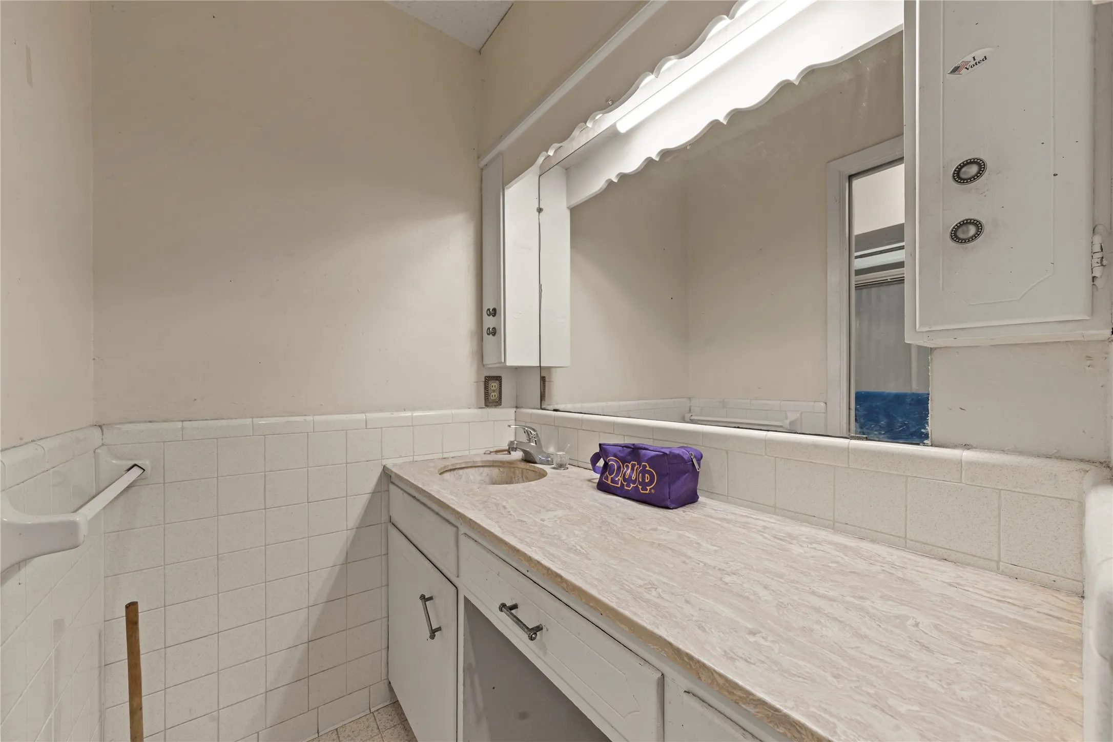 Single Family Residence For Sale in Mc Lennan County , 1815 Mahalia Drive, Waco, Texas 76705, 3 Bedroom, 2 Bathroom, 2 Garage spaces, 2,647 Sqft, built in 1966, mls#21390124, Real Estate Agent in Waco, Homes For Sale in Mc Lennan county, Homes For Sale in Waco, Realtor in Waco Texas, Real Estate Brokerage Independent Realty Texas, Luminita Cordes Realtor