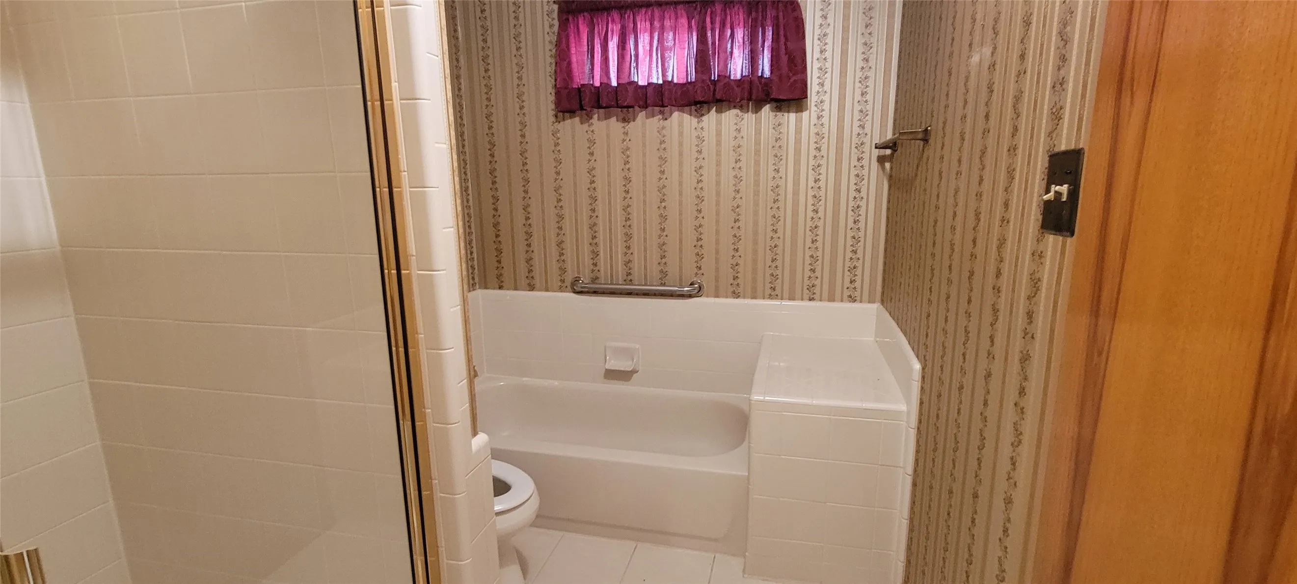Single Family Residence For Sale in Dallas County , 1102 Morningstar Trail, Richardson, Texas 75081, 4 Bedroom, 3 Bathroom, 2 Garage spaces, 2,216 Sqft, built in 1978, mls#21383856, Real Estate Agent in Richardson, Homes For Sale in Dallas county, Homes For Sale in Richardson, Realtor in Richardson Texas, Real Estate Brokerage Independent Realty Texas, Luminita Cordes Realtor