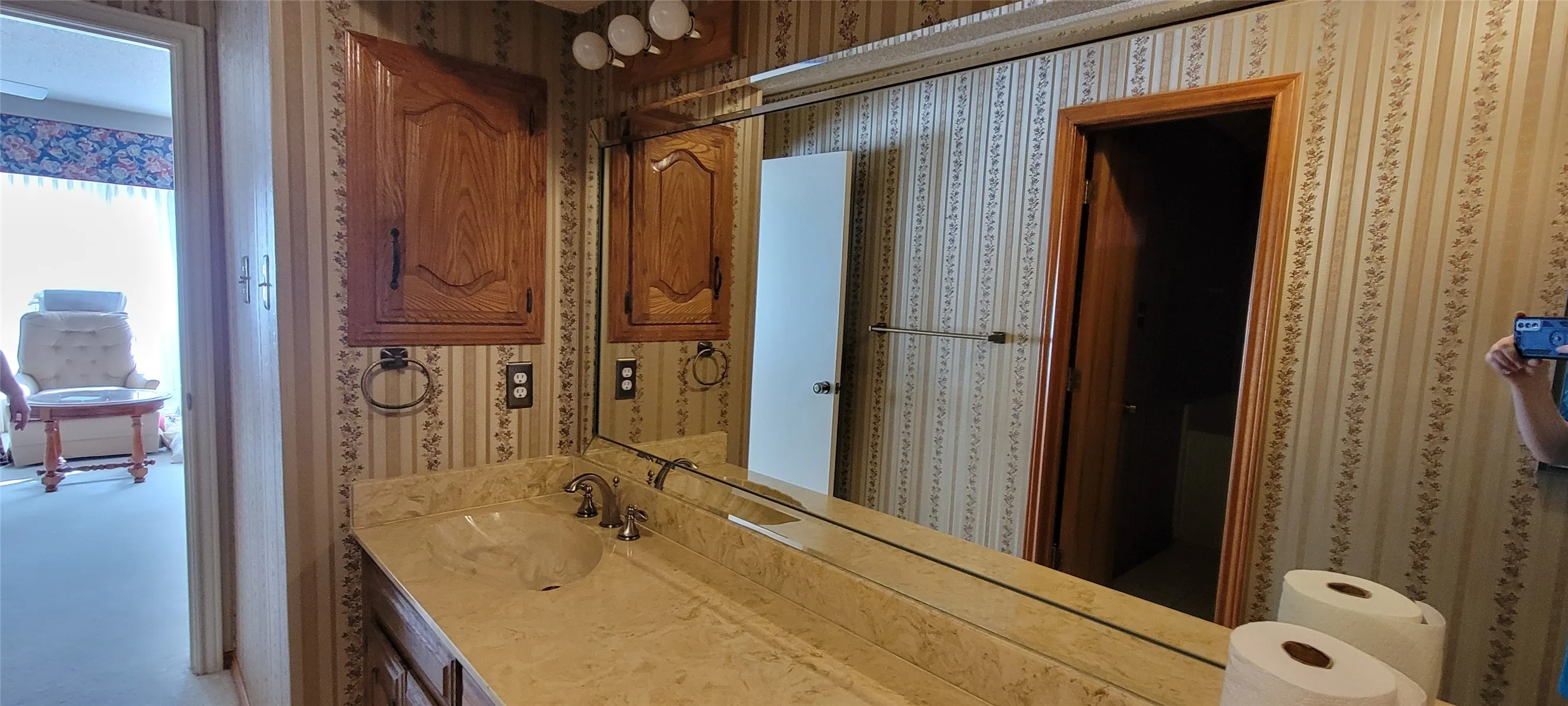 Single Family Residence For Sale in Dallas County , 1102 Morningstar Trail, Richardson, Texas 75081, 4 Bedroom, 3 Bathroom, 2 Garage spaces, 2,216 Sqft, built in 1978, mls#21383856, Real Estate Agent in Richardson, Homes For Sale in Dallas county, Homes For Sale in Richardson, Realtor in Richardson Texas, Real Estate Brokerage Independent Realty Texas, Luminita Cordes Realtor