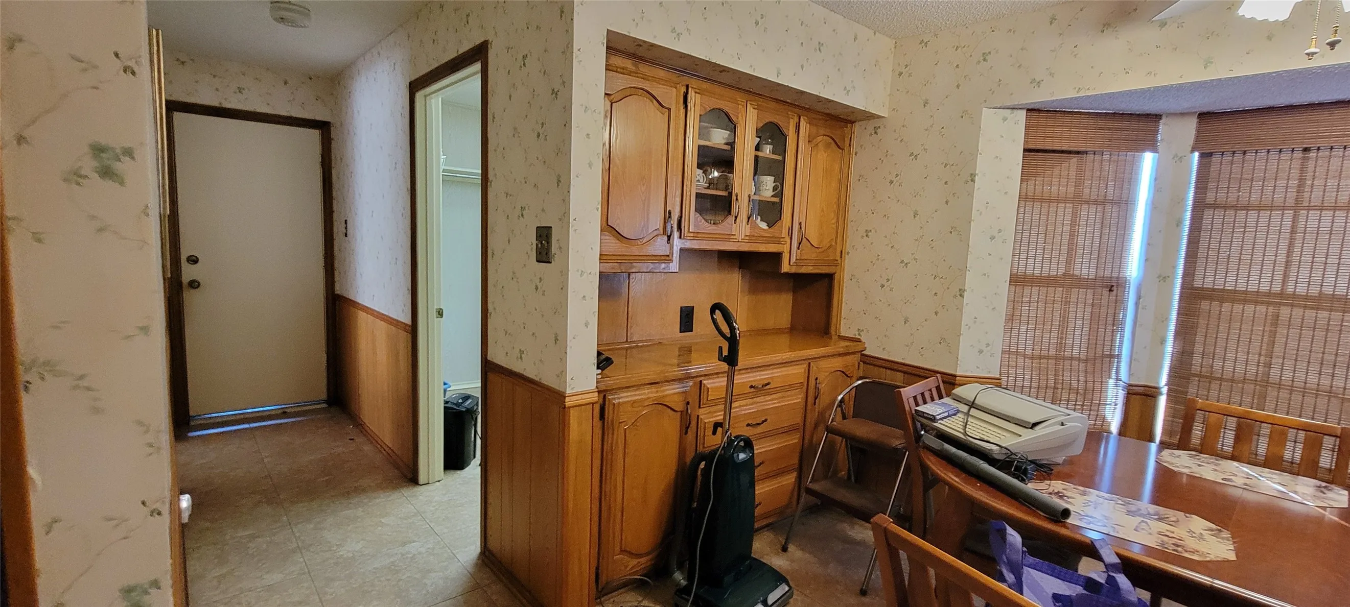 Single Family Residence For Sale in Dallas County , 1102 Morningstar Trail, Richardson, Texas 75081, 4 Bedroom, 3 Bathroom, 2 Garage spaces, 2,216 Sqft, built in 1978, mls#21383856, Real Estate Agent in Richardson, Homes For Sale in Dallas county, Homes For Sale in Richardson, Realtor in Richardson Texas, Real Estate Brokerage Independent Realty Texas, Luminita Cordes Realtor