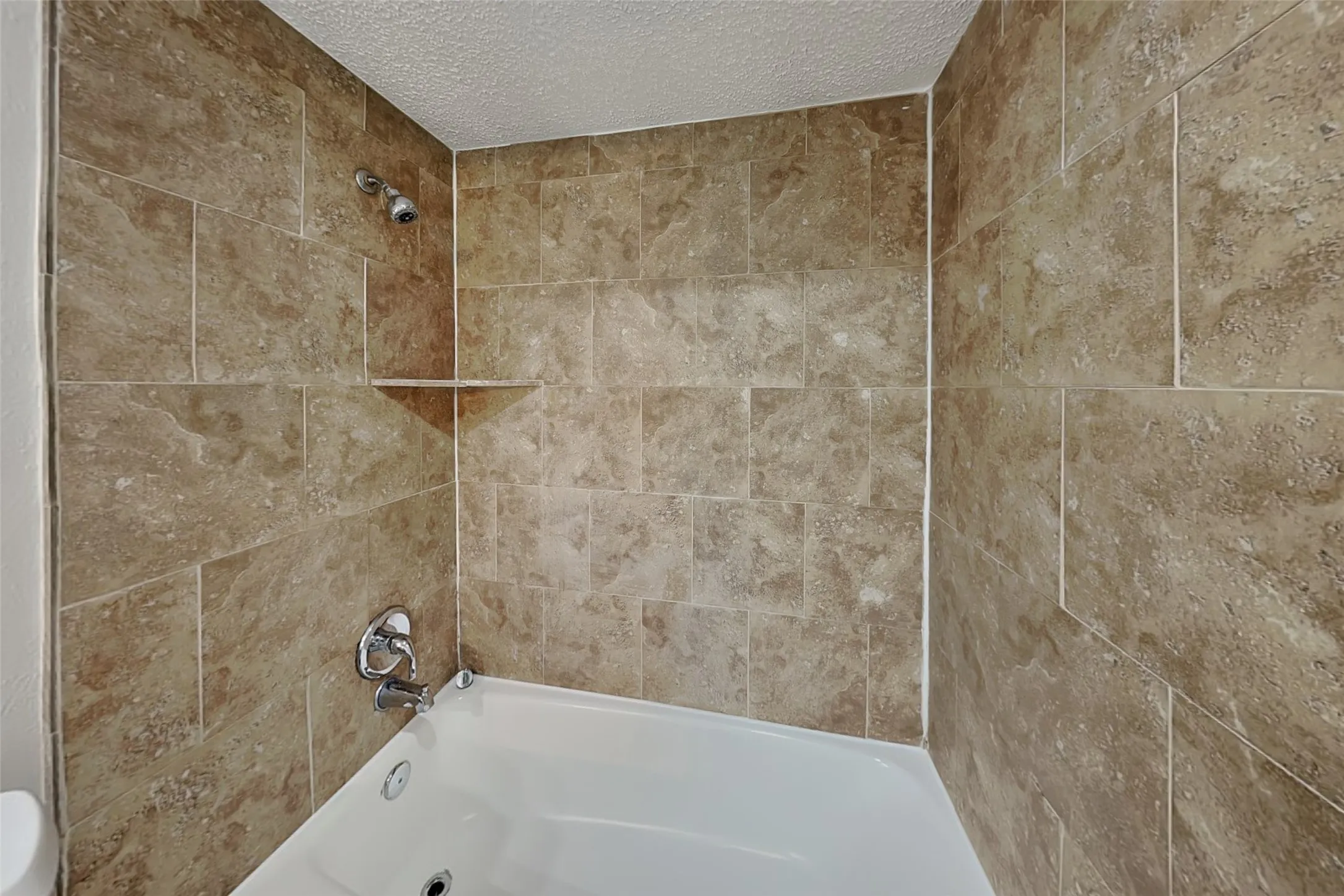 Duplex For Rent in Dallas County , 2204 Heritage Circle, Carrollton, Texas 75006, 2 Bedroom, 2 Bathroom, 2 Garage spaces, 1,473 Sqft, built in 1978, mls#21391633, Real Estate Agent in Carrollton, Homes For Rent in Dallas county, Homes For Rent in Carrollton, Realtor in Carrollton Texas, Real Estate Brokerage Independent Realty Texas, Luminita Cordes Realtor