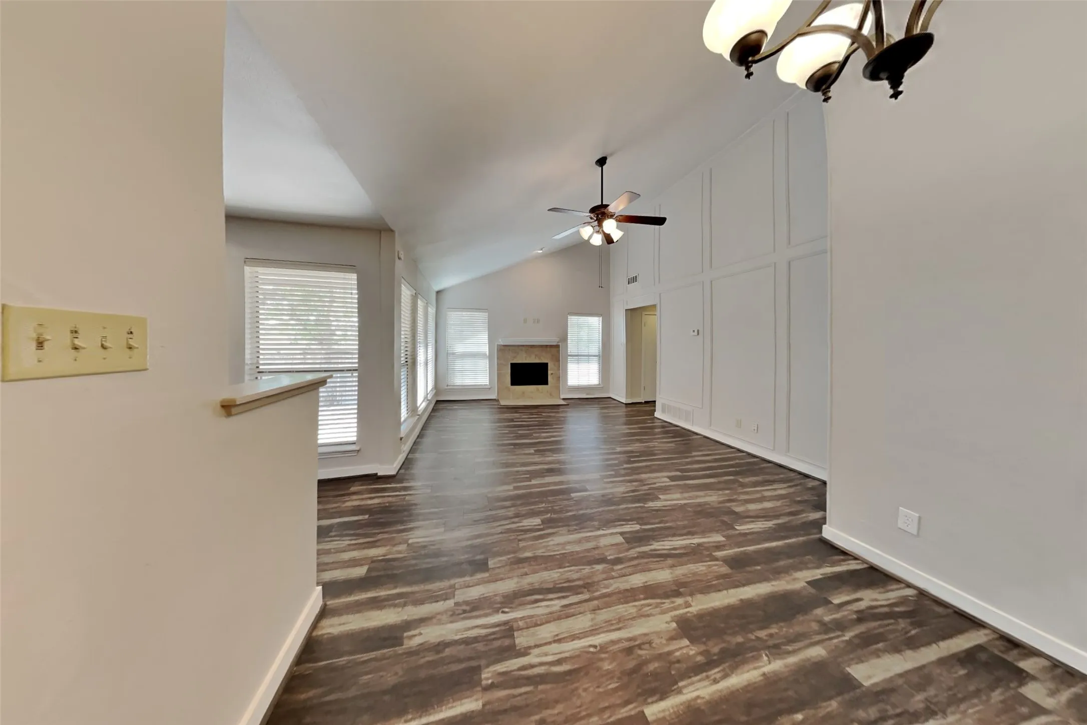 Duplex For Rent in Dallas County , 2204 Heritage Circle, Carrollton, Texas 75006, 2 Bedroom, 2 Bathroom, 2 Garage spaces, 1,473 Sqft, built in 1978, mls#21391633, Real Estate Agent in Carrollton, Homes For Rent in Dallas county, Homes For Rent in Carrollton, Realtor in Carrollton Texas, Real Estate Brokerage Independent Realty Texas, Luminita Cordes Realtor