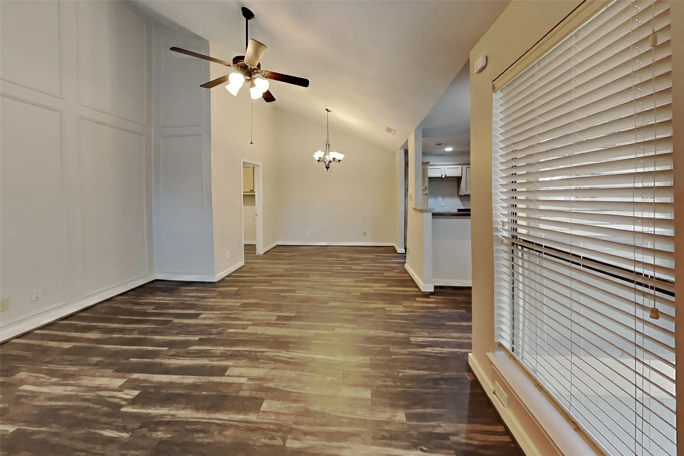 Duplex For Rent in Dallas County , 2204 Heritage Circle, Carrollton, Texas 75006, 2 Bedroom, 2 Bathroom, 2 Garage spaces, 1,473 Sqft, built in 1978, mls#21391633, Real Estate Agent in Carrollton, Homes For Rent in Dallas county, Homes For Rent in Carrollton, Realtor in Carrollton Texas, Real Estate Brokerage Independent Realty Texas, Luminita Cordes Realtor