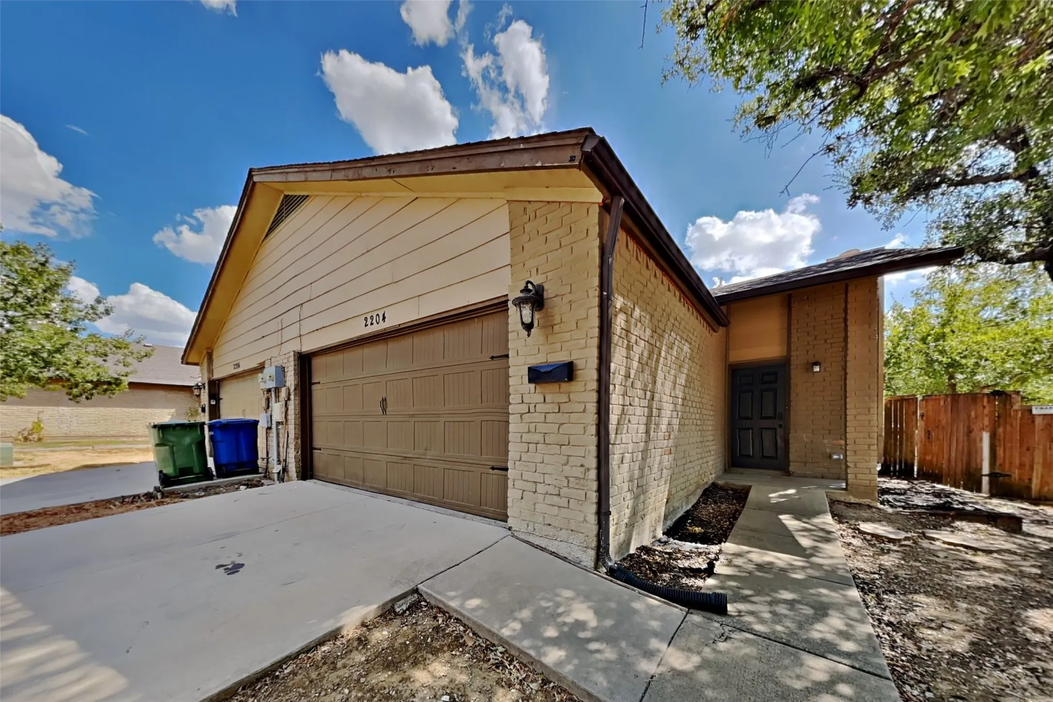 Duplex For Rent