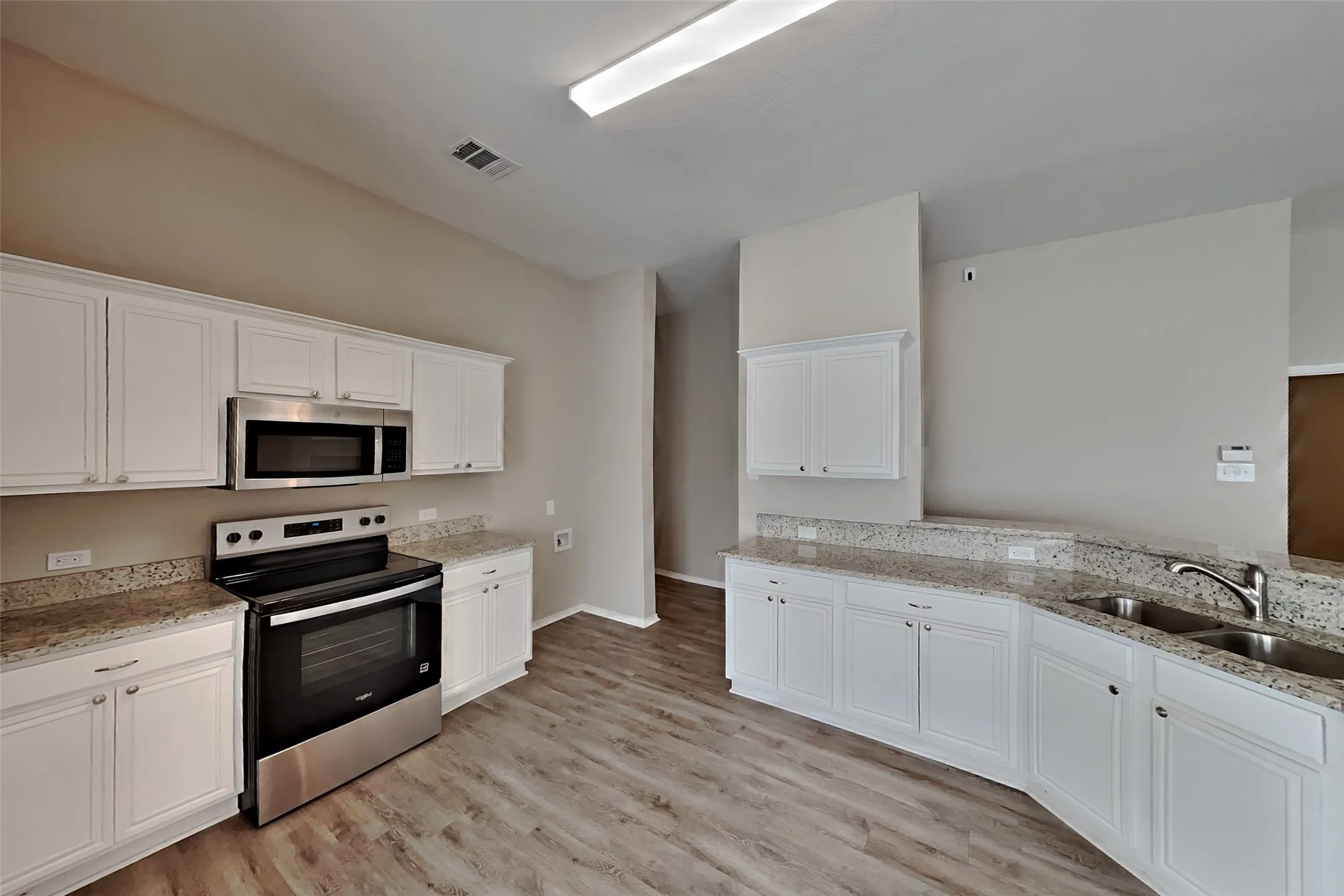 Single Family Residence For Rent in Tarrant County , 5105 Persimmon Court, Fort Worth, Texas 76244, 4 Bedroom, 2 Bathroom, 2 Garage spaces, 1,911 Sqft, built in 2003, mls#21391635, Real Estate Agent in Fort Worth, Homes For Rent in Tarrant county, Homes For Rent in Fort Worth, Realtor in Fort Worth Texas, Real Estate Brokerage Independent Realty Texas, Luminita Cordes Realtor