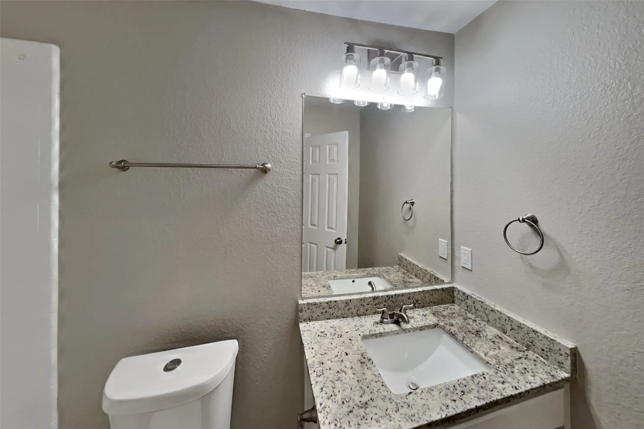 Single Family Residence For Rent in Tarrant County , 5105 Persimmon Court, Fort Worth, Texas 76244, 4 Bedroom, 2 Bathroom, 2 Garage spaces, 1,911 Sqft, built in 2003, mls#21391635, Real Estate Agent in Fort Worth, Homes For Rent in Tarrant county, Homes For Rent in Fort Worth, Realtor in Fort Worth Texas, Real Estate Brokerage Independent Realty Texas, Luminita Cordes Realtor