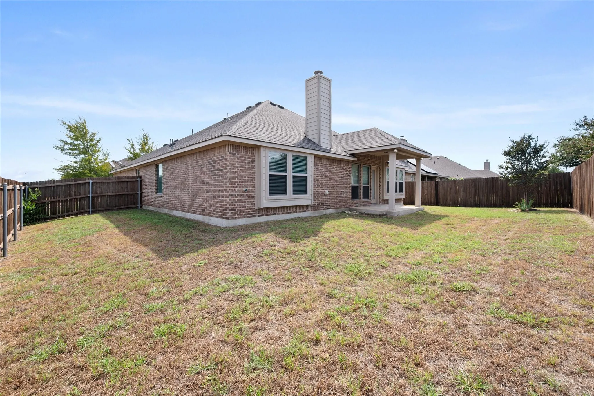 Single Family Residence For Sale in Ellis County , 217 Cambridge Street, Waxahachie, Texas 75165, 3 Bedroom, 2 Bathroom, 2 Garage spaces, 1,804 Sqft, built in 2015, mls#21387348, Real Estate Agent in Waxahachie, Homes For Sale in Ellis county, Homes For Sale in Waxahachie, Realtor in Waxahachie Texas, Real Estate Brokerage Independent Realty Texas, Luminita Cordes Realtor