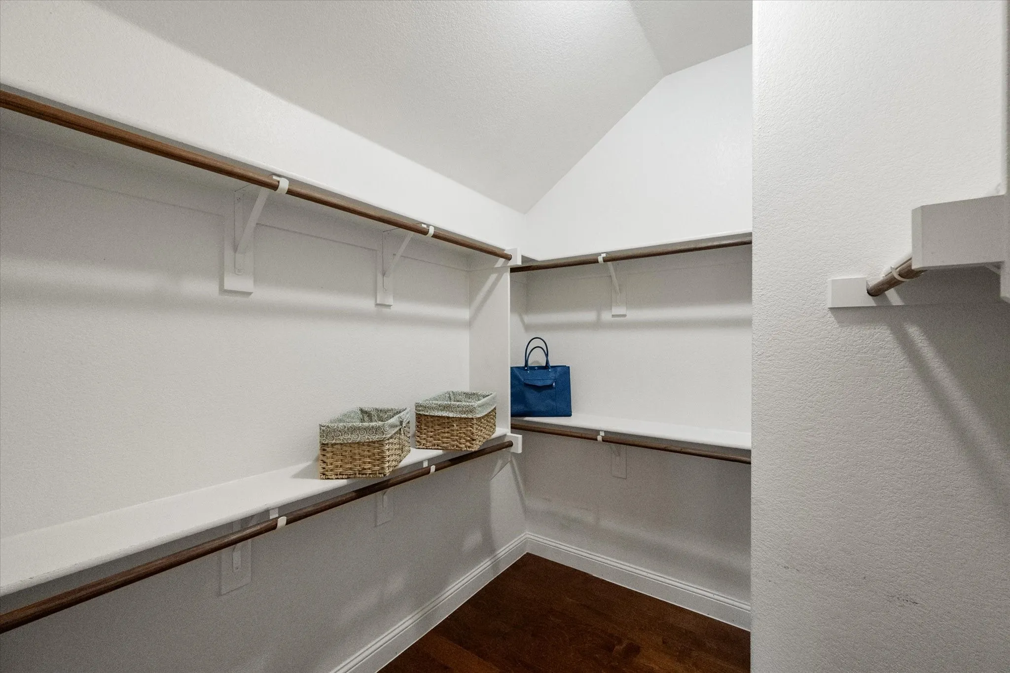 Single Family Residence For Sale in Ellis County , 217 Cambridge Street, Waxahachie, Texas 75165, 3 Bedroom, 2 Bathroom, 2 Garage spaces, 1,804 Sqft, built in 2015, mls#21387348, Real Estate Agent in Waxahachie, Homes For Sale in Ellis county, Homes For Sale in Waxahachie, Realtor in Waxahachie Texas, Real Estate Brokerage Independent Realty Texas, Luminita Cordes Realtor