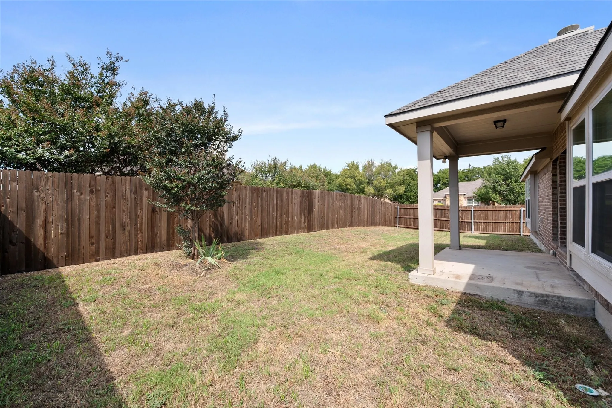 Single Family Residence For Sale in Ellis County , 217 Cambridge Street, Waxahachie, Texas 75165, 3 Bedroom, 2 Bathroom, 2 Garage spaces, 1,804 Sqft, built in 2015, mls#21387348, Real Estate Agent in Waxahachie, Homes For Sale in Ellis county, Homes For Sale in Waxahachie, Realtor in Waxahachie Texas, Real Estate Brokerage Independent Realty Texas, Luminita Cordes Realtor