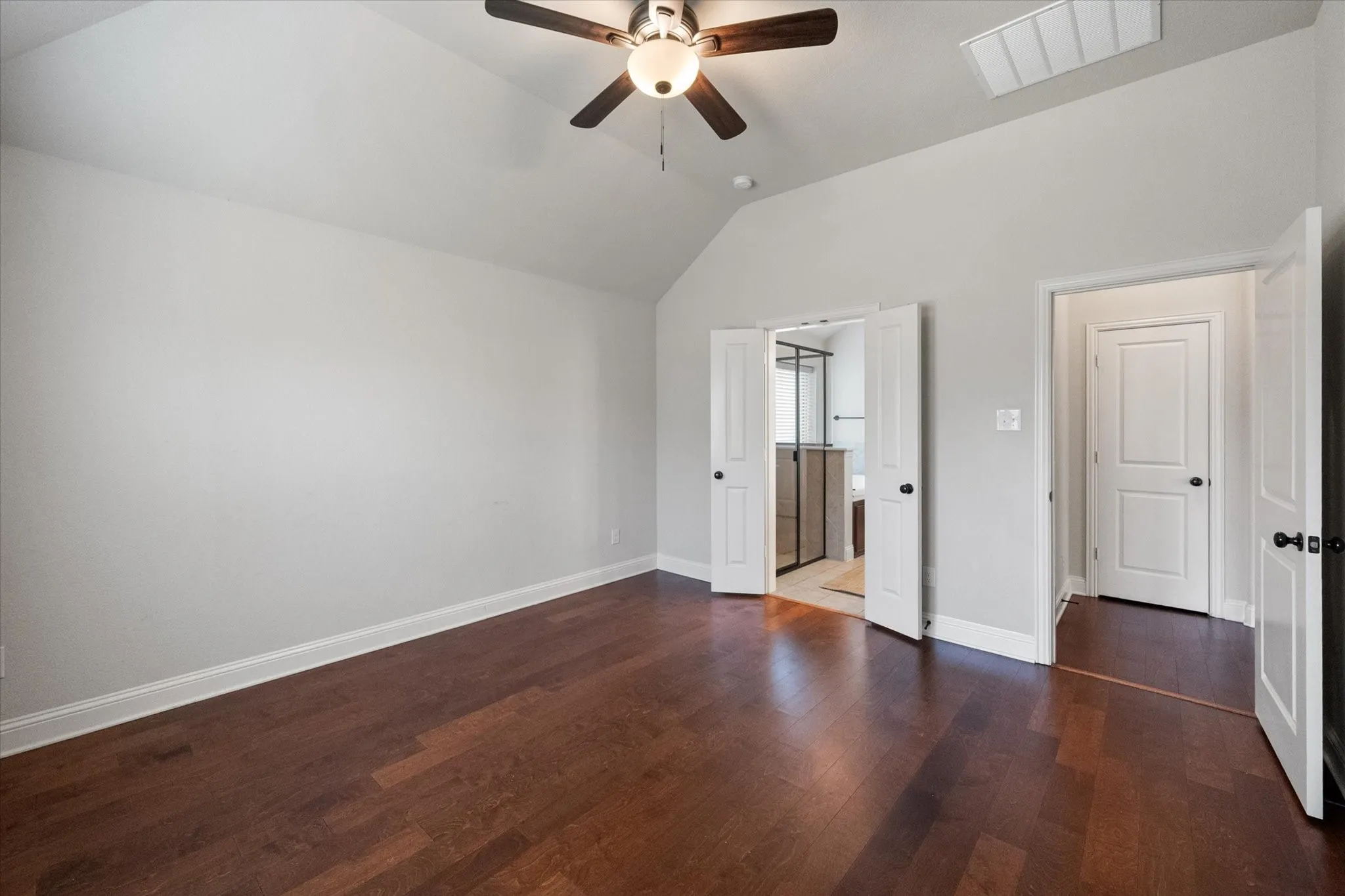 Single Family Residence For Sale in Ellis County , 217 Cambridge Street, Waxahachie, Texas 75165, 3 Bedroom, 2 Bathroom, 2 Garage spaces, 1,804 Sqft, built in 2015, mls#21387348, Real Estate Agent in Waxahachie, Homes For Sale in Ellis county, Homes For Sale in Waxahachie, Realtor in Waxahachie Texas, Real Estate Brokerage Independent Realty Texas, Luminita Cordes Realtor