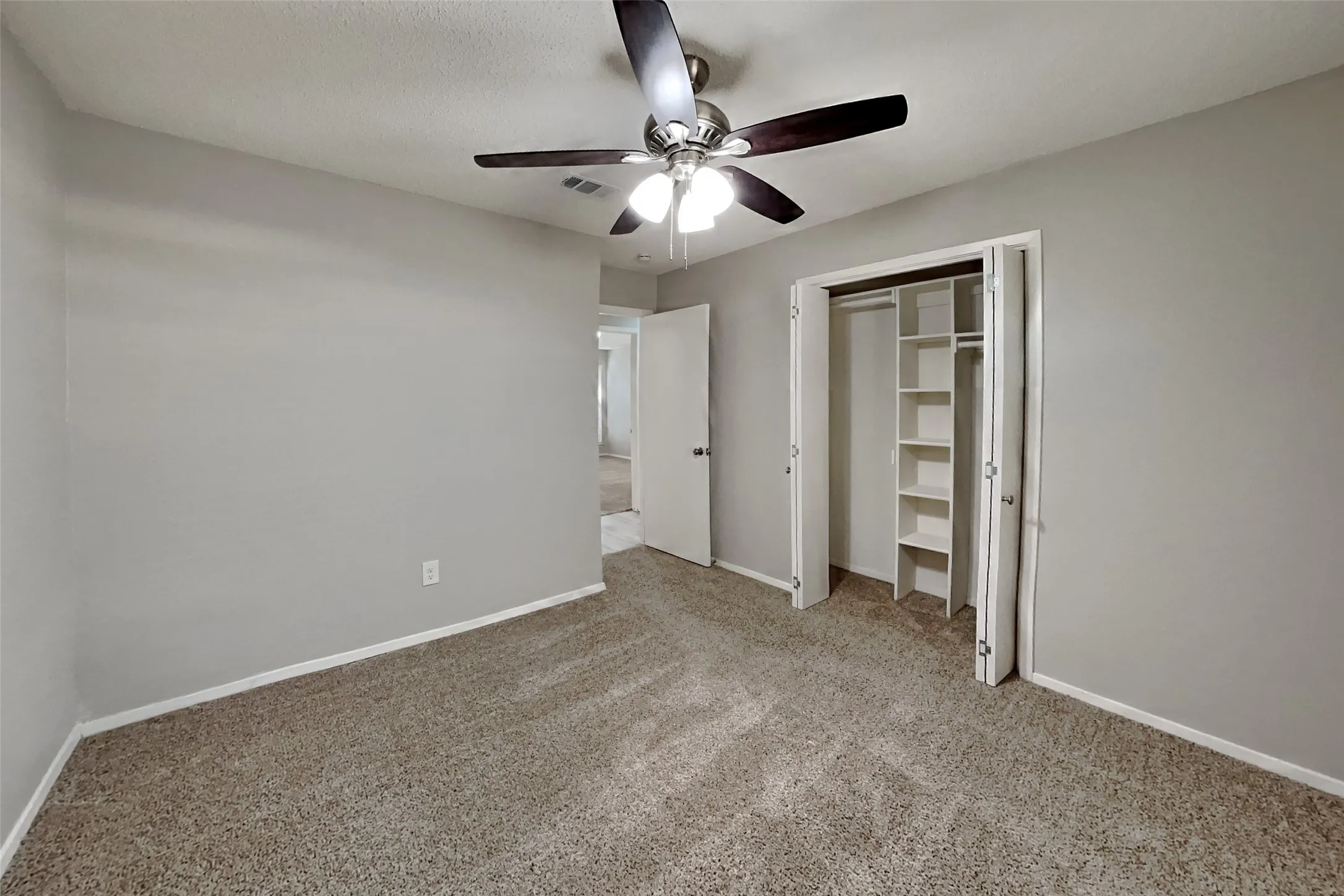 Single Family Residence For Rent in Tarrant County , 1506 Warwick Drive, Mansfield, Texas 76063, 3 Bedroom, 2 Bathroom, 2 Garage spaces, 1,531 Sqft, built in 1986, mls#21391638, Real Estate Agent in Mansfield, Homes For Rent in Tarrant county, Homes For Rent in Mansfield, Realtor in Mansfield Texas, Real Estate Brokerage Independent Realty Texas, Luminita Cordes Realtor