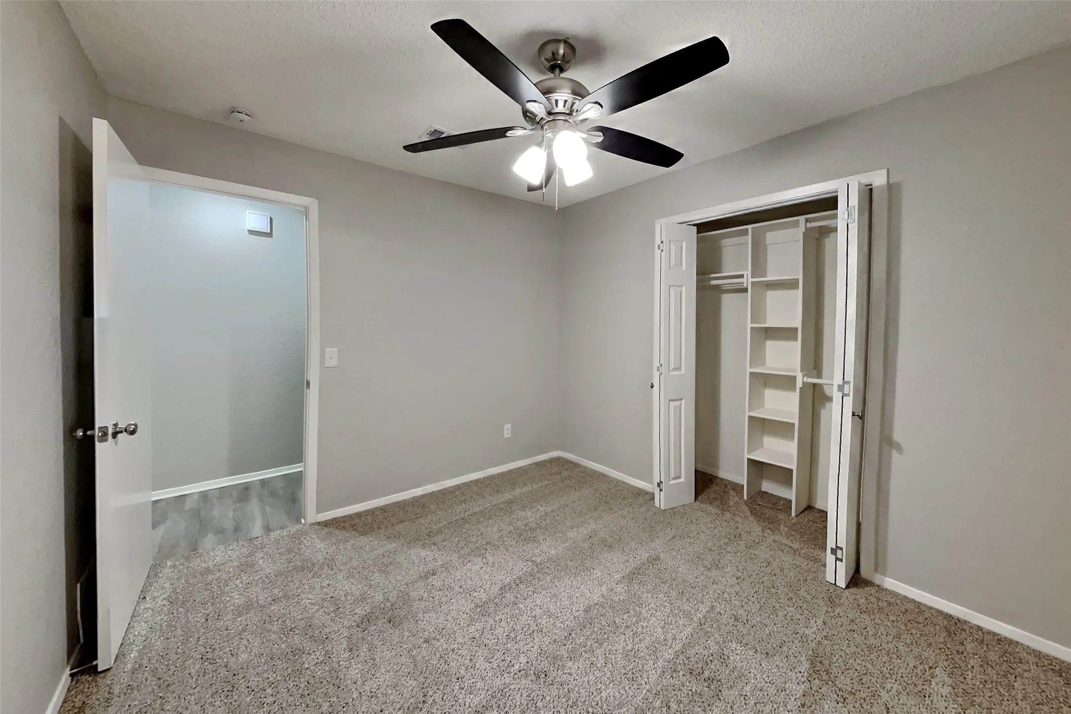 Single Family Residence For Rent in Tarrant County , 1506 Warwick Drive, Mansfield, Texas 76063, 3 Bedroom, 2 Bathroom, 2 Garage spaces, 1,531 Sqft, built in 1986, mls#21391638, Real Estate Agent in Mansfield, Homes For Rent in Tarrant county, Homes For Rent in Mansfield, Realtor in Mansfield Texas, Real Estate Brokerage Independent Realty Texas, Luminita Cordes Realtor