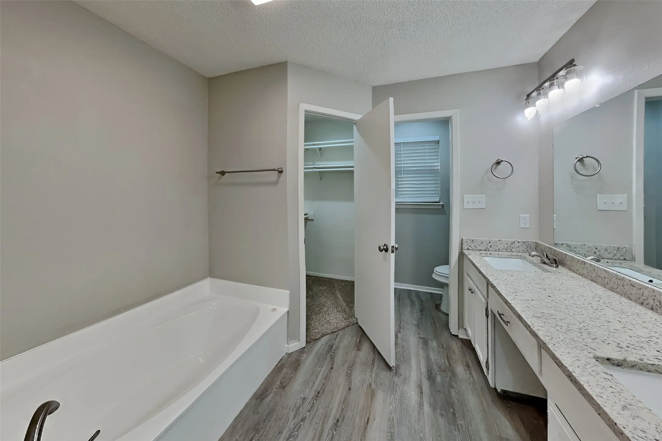 Single Family Residence For Rent in Tarrant County , 1506 Warwick Drive, Mansfield, Texas 76063, 3 Bedroom, 2 Bathroom, 2 Garage spaces, 1,531 Sqft, built in 1986, mls#21391638, Real Estate Agent in Mansfield, Homes For Rent in Tarrant county, Homes For Rent in Mansfield, Realtor in Mansfield Texas, Real Estate Brokerage Independent Realty Texas, Luminita Cordes Realtor