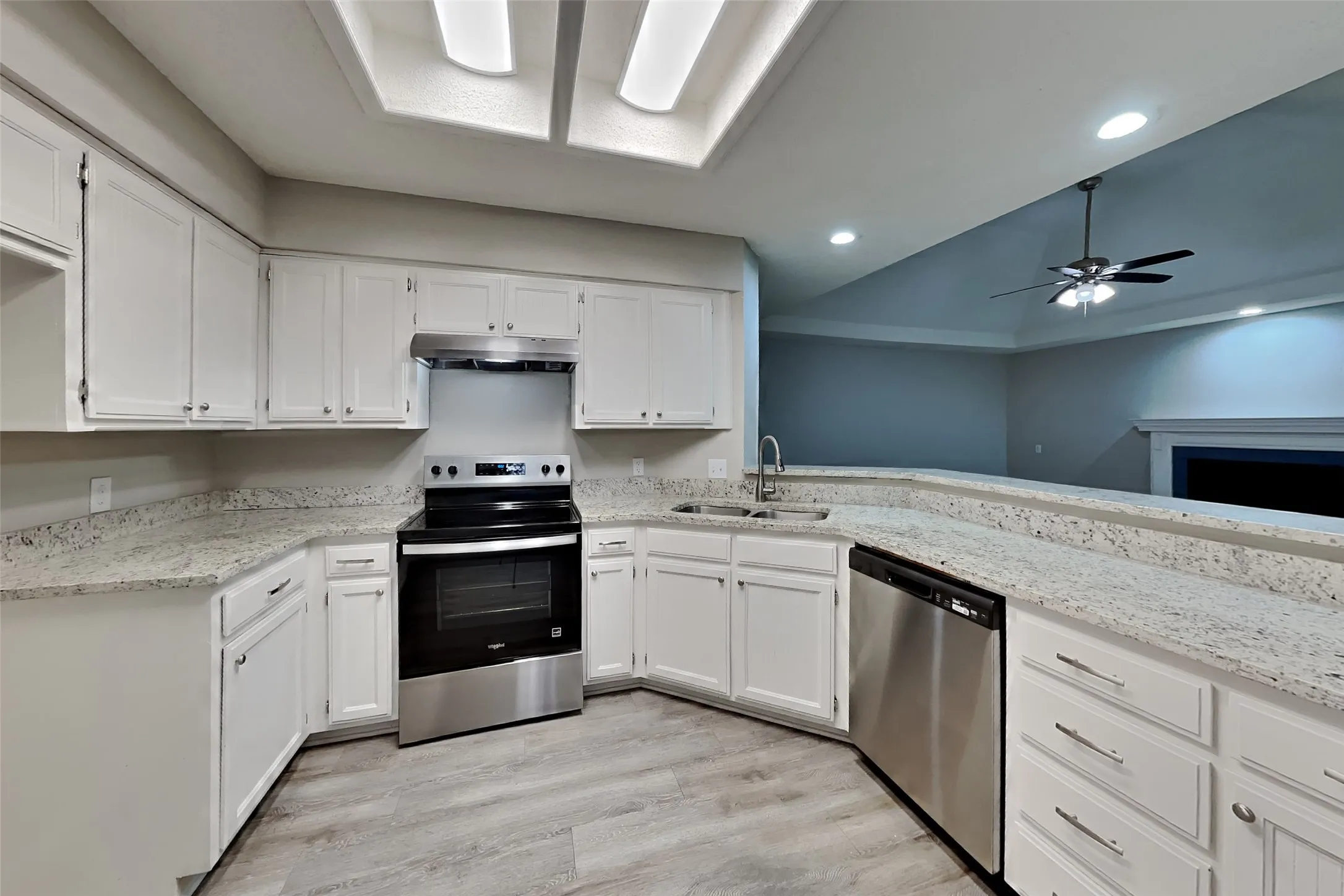 Single Family Residence For Rent in Tarrant County , 1506 Warwick Drive, Mansfield, Texas 76063, 3 Bedroom, 2 Bathroom, 2 Garage spaces, 1,531 Sqft, built in 1986, mls#21391638, Real Estate Agent in Mansfield, Homes For Rent in Tarrant county, Homes For Rent in Mansfield, Realtor in Mansfield Texas, Real Estate Brokerage Independent Realty Texas, Luminita Cordes Realtor