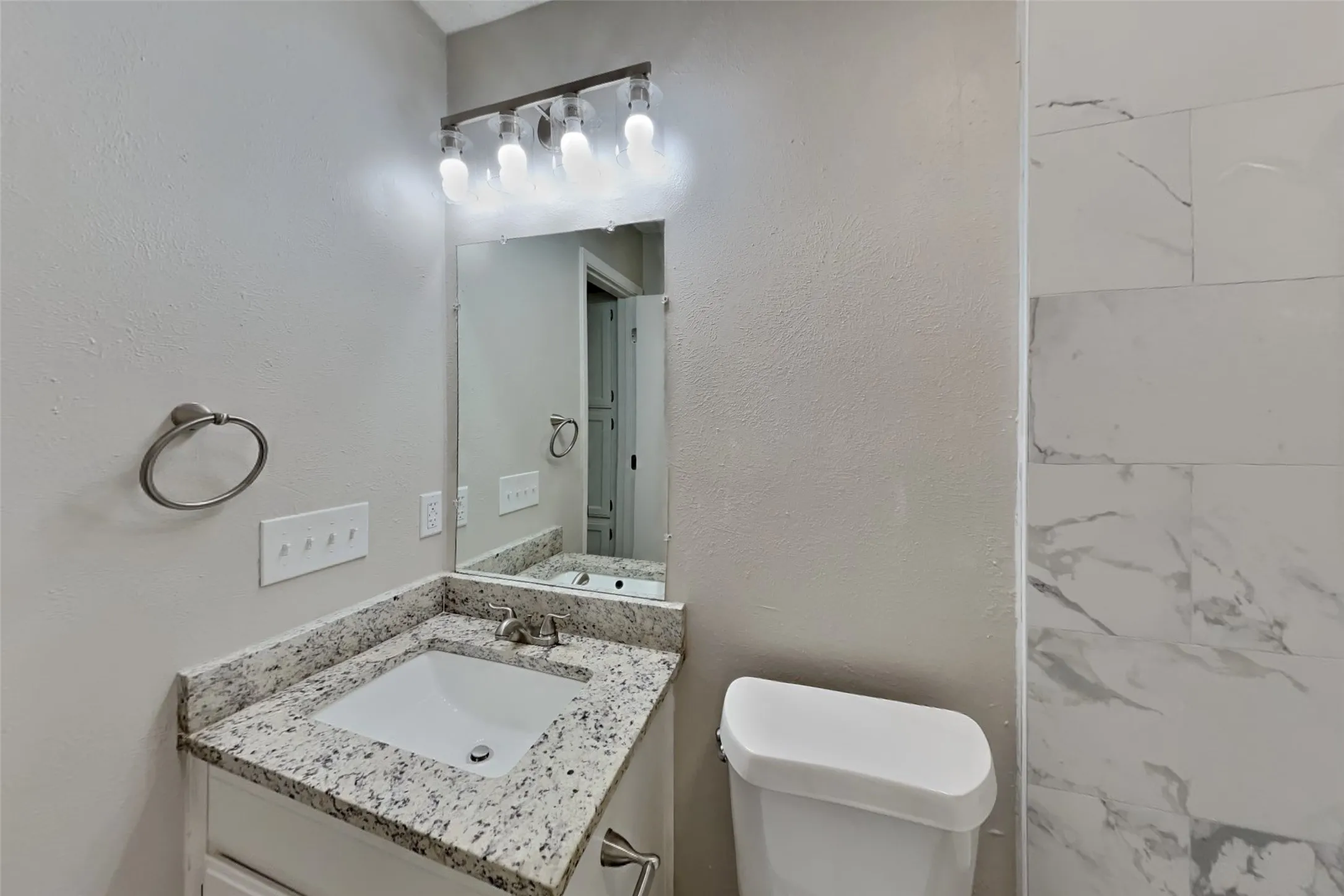 Single Family Residence For Rent in Tarrant County , 1506 Warwick Drive, Mansfield, Texas 76063, 3 Bedroom, 2 Bathroom, 2 Garage spaces, 1,531 Sqft, built in 1986, mls#21391638, Real Estate Agent in Mansfield, Homes For Rent in Tarrant county, Homes For Rent in Mansfield, Realtor in Mansfield Texas, Real Estate Brokerage Independent Realty Texas, Luminita Cordes Realtor