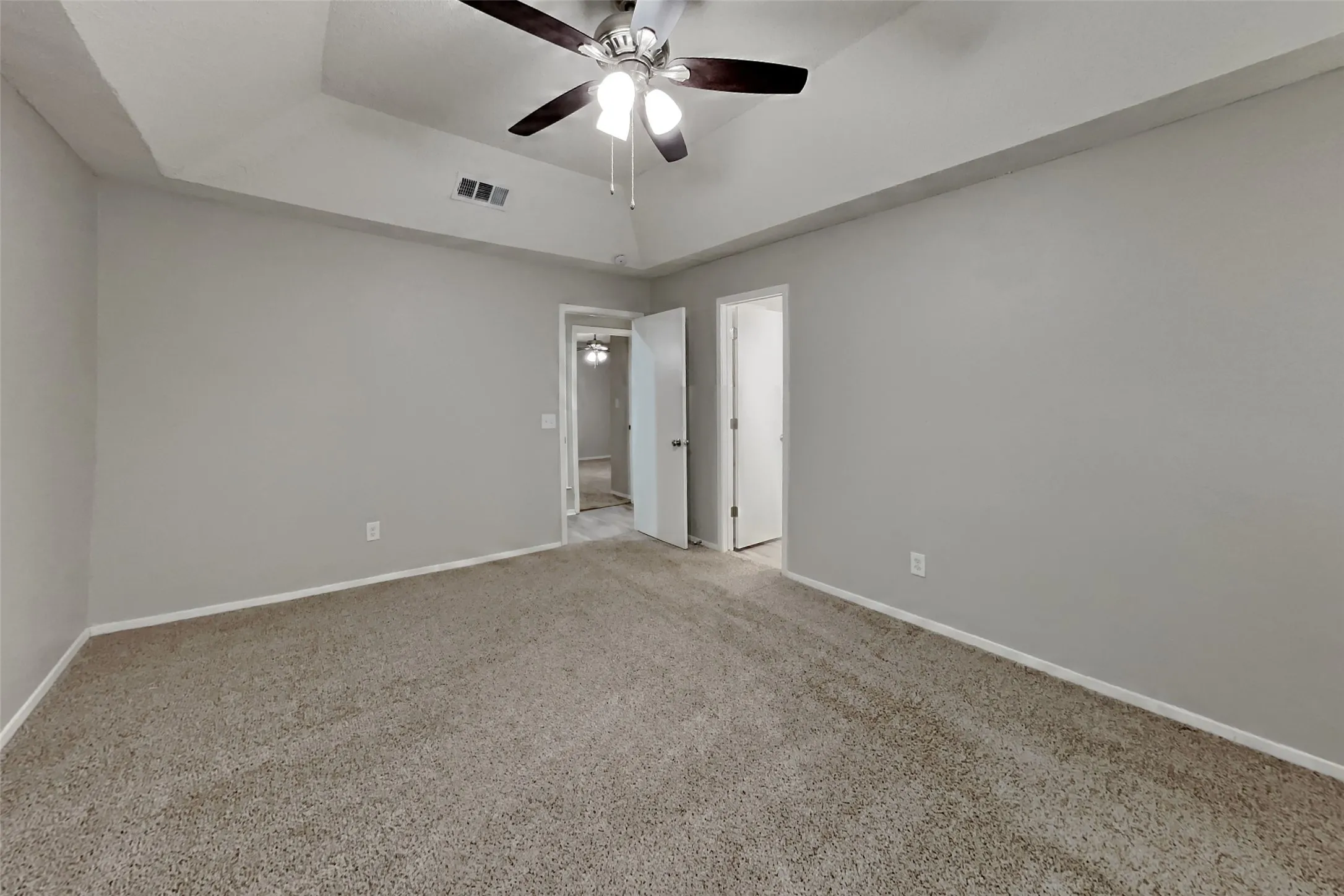 Single Family Residence For Rent in Tarrant County , 1506 Warwick Drive, Mansfield, Texas 76063, 3 Bedroom, 2 Bathroom, 2 Garage spaces, 1,531 Sqft, built in 1986, mls#21391638, Real Estate Agent in Mansfield, Homes For Rent in Tarrant county, Homes For Rent in Mansfield, Realtor in Mansfield Texas, Real Estate Brokerage Independent Realty Texas, Luminita Cordes Realtor
