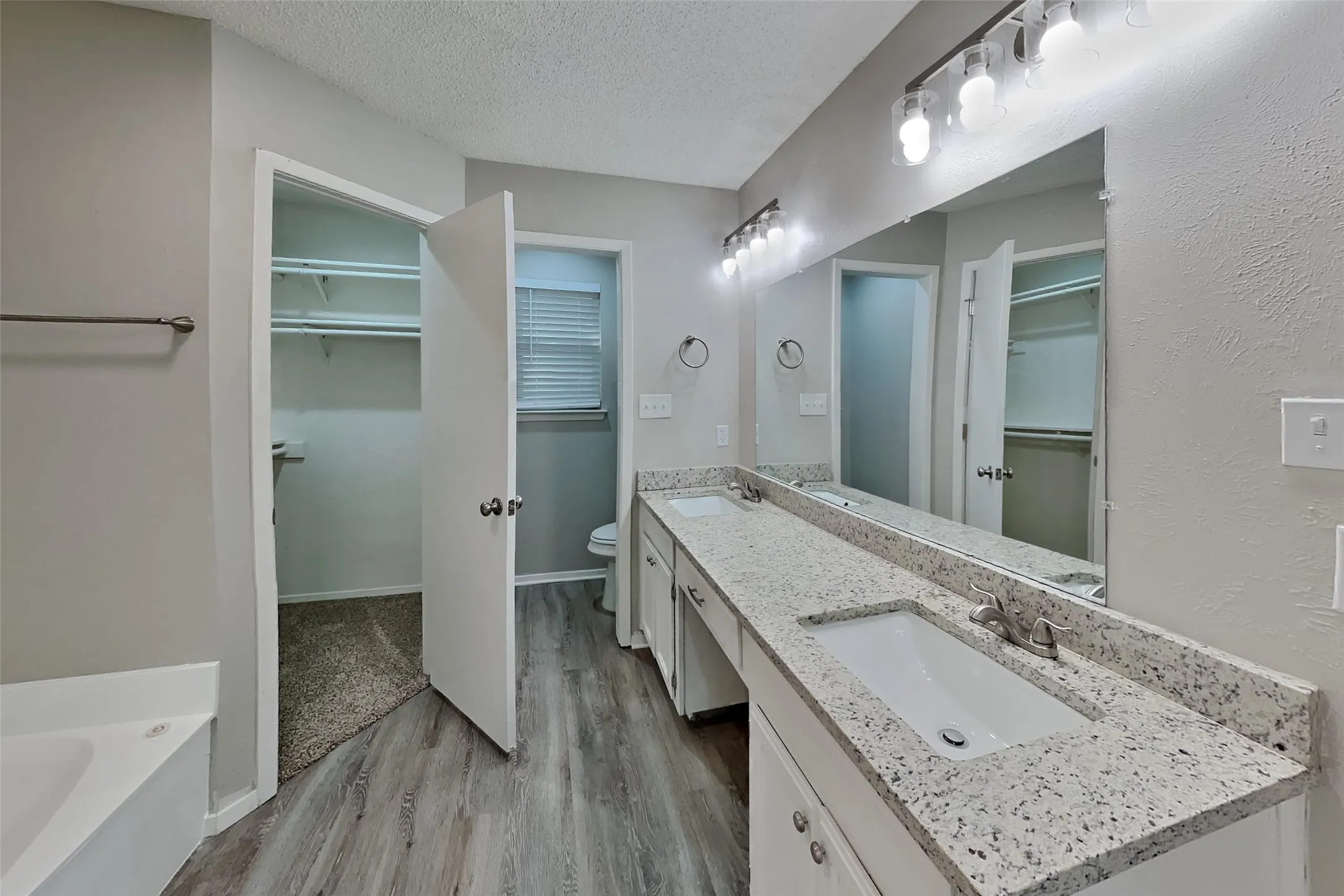 Single Family Residence For Rent in Tarrant County , 1506 Warwick Drive, Mansfield, Texas 76063, 3 Bedroom, 2 Bathroom, 2 Garage spaces, 1,531 Sqft, built in 1986, mls#21391638, Real Estate Agent in Mansfield, Homes For Rent in Tarrant county, Homes For Rent in Mansfield, Realtor in Mansfield Texas, Real Estate Brokerage Independent Realty Texas, Luminita Cordes Realtor