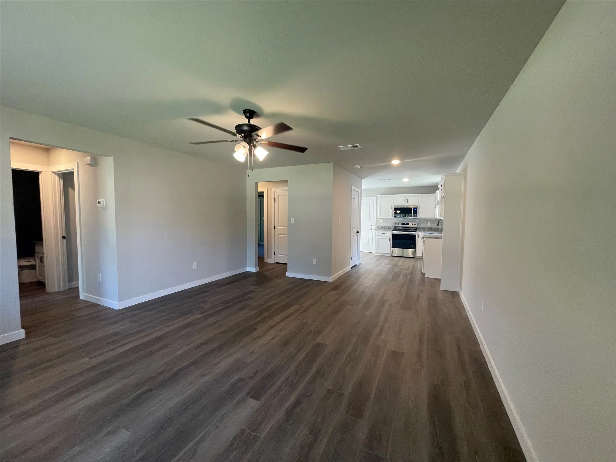 Single Family Residence For Sale in Hunt County , 9315 LYNDA Lane, Hawk Cove, Texas 75474, 3 Bedroom, 2 Bathroom, 1 Garage spaces, 1,200 Sqft, built in 2023, mls#21391636, Real Estate Agent in Hawk Cove, Homes For Sale in Hunt county, Homes For Sale in Hawk Cove, Realtor in Hawk Cove Texas, Real Estate Brokerage Independent Realty Texas, Luminita Cordes Realtor