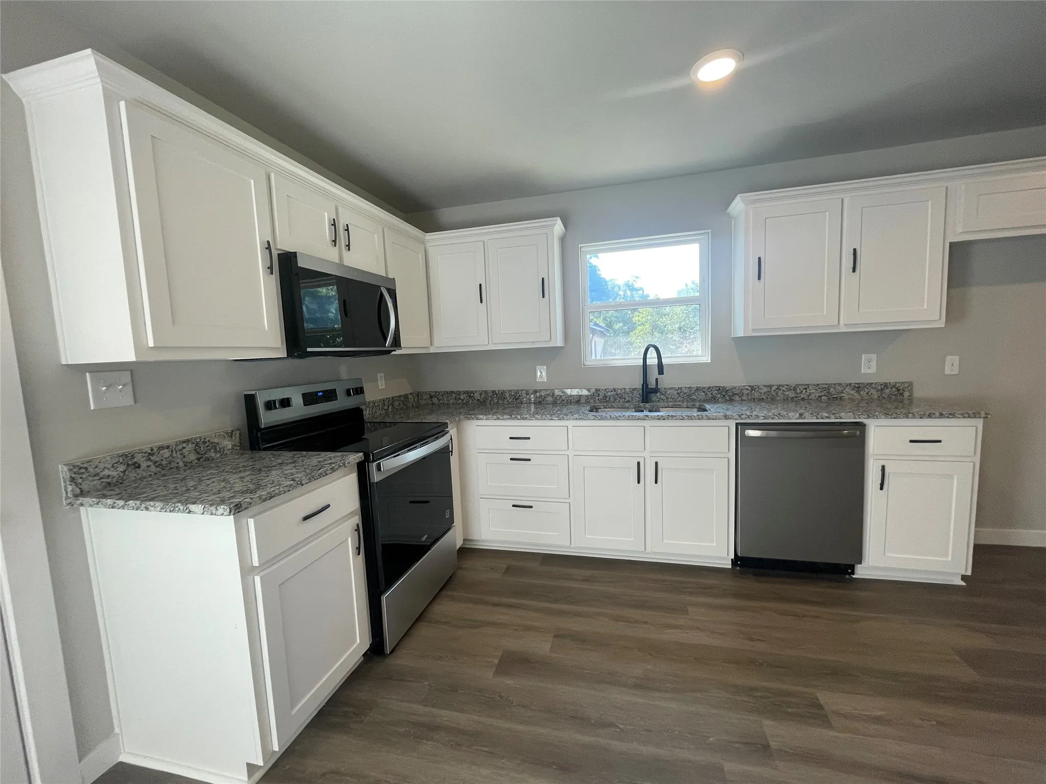 Single Family Residence For Sale in Hunt County , 9315 LYNDA Lane, Hawk Cove, Texas 75474, 3 Bedroom, 2 Bathroom, 1 Garage spaces, 1,200 Sqft, built in 2023, mls#21391636, Real Estate Agent in Hawk Cove, Homes For Sale in Hunt county, Homes For Sale in Hawk Cove, Realtor in Hawk Cove Texas, Real Estate Brokerage Independent Realty Texas, Luminita Cordes Realtor