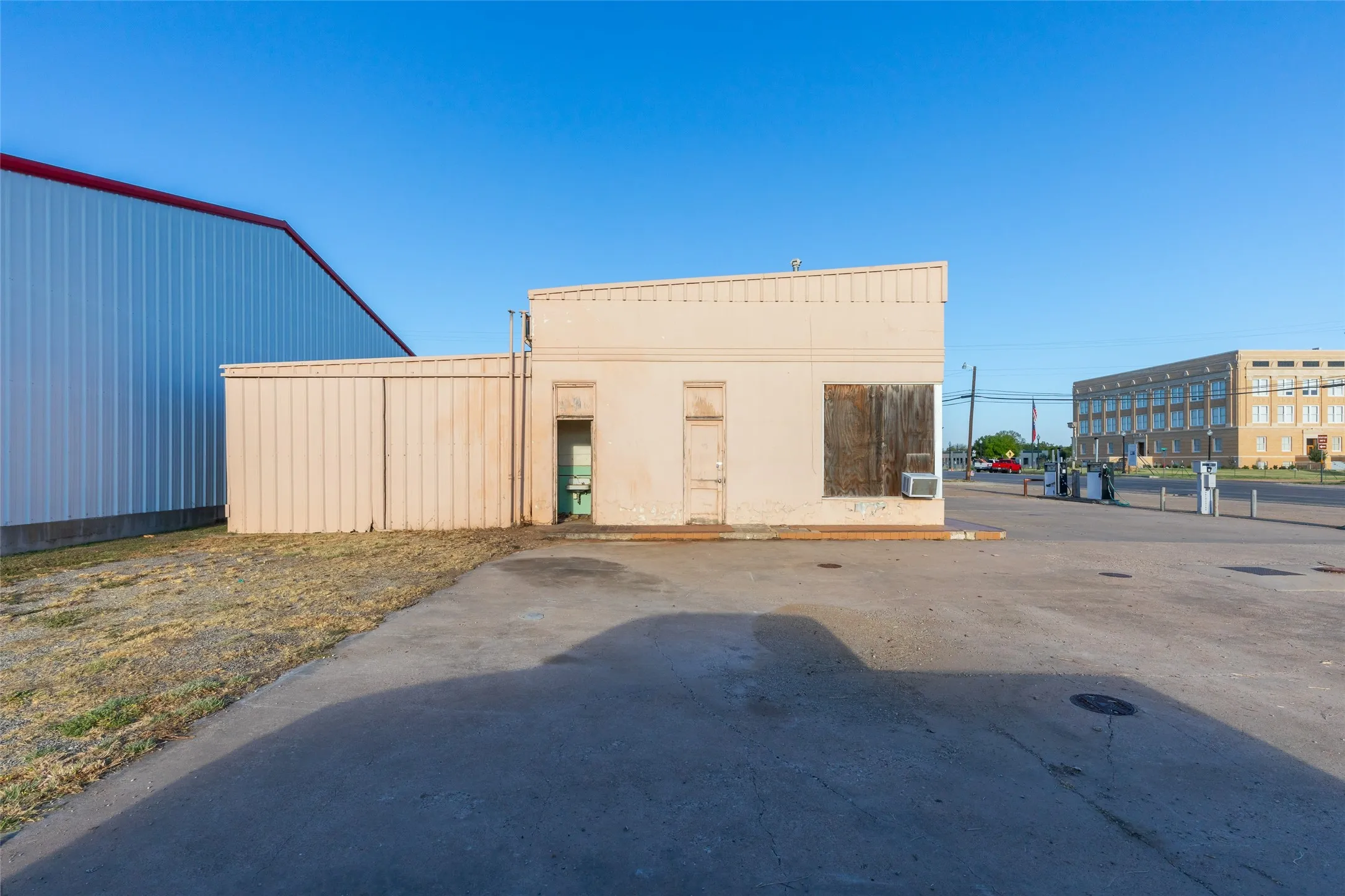 Retail For Sale in Callahan County , 131 E 4th Street, Baird, Texas 79504, 0, 0, Garage spaces, 0 Sqft, built in 1955, mls#21391443, Real Estate Agent in Baird, Homes For Sale in Callahan county, Homes For Sale in Baird, Realtor in Baird Texas, Real Estate Brokerage Independent Realty Texas, Luminita Cordes Realtor