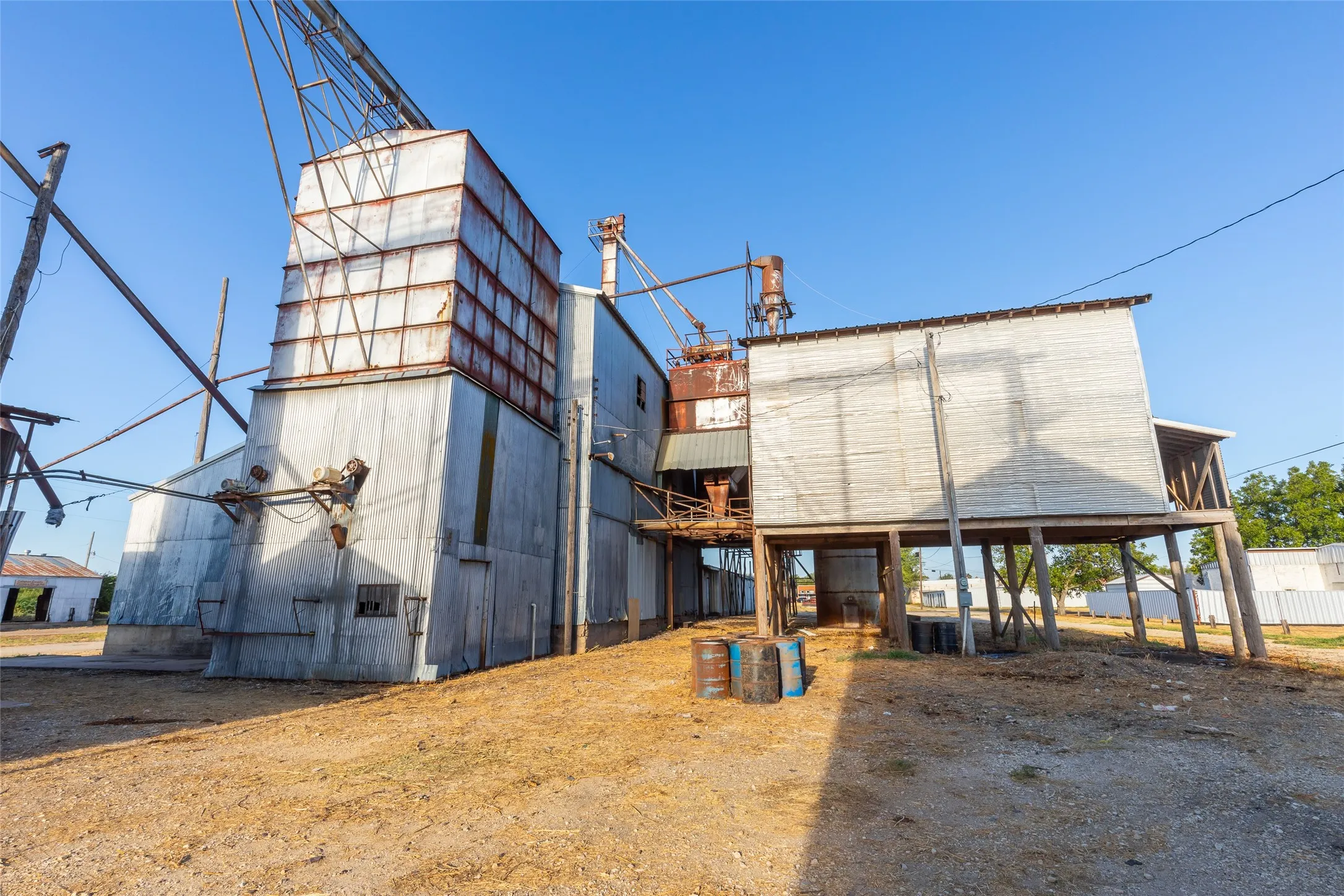 Industrial For Sale in Callahan County , 200 E 1st Street, Baird, Texas 79504, 0, 0, Garage spaces, 0 Sqft, built in 1950, mls#21391422, Real Estate Agent in Baird, Homes For Sale in Callahan county, Homes For Sale in Baird, Realtor in Baird Texas, Real Estate Brokerage Independent Realty Texas, Luminita Cordes Realtor