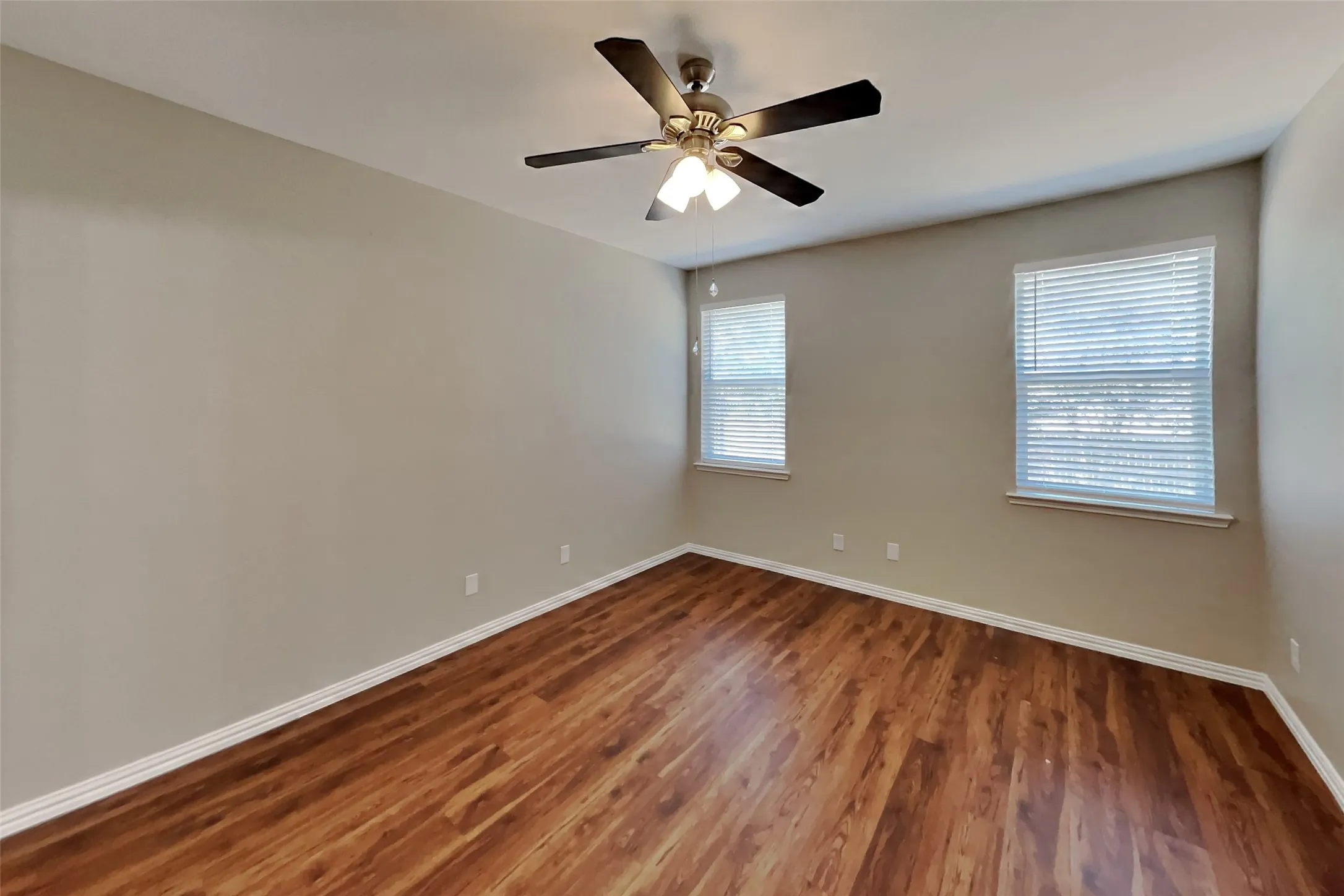 Single Family Residence For Rent in Tarrant County , 8728 Sumter Way, Fort Worth, Texas 76244, 3 Bedroom, 2 Bathroom, 2 Garage spaces, 1,528 Sqft, built in 2003, mls#21391648, Real Estate Agent in Fort Worth, Homes For Rent in Tarrant county, Homes For Rent in Fort Worth, Realtor in Fort Worth Texas, Real Estate Brokerage Independent Realty Texas, Luminita Cordes Realtor