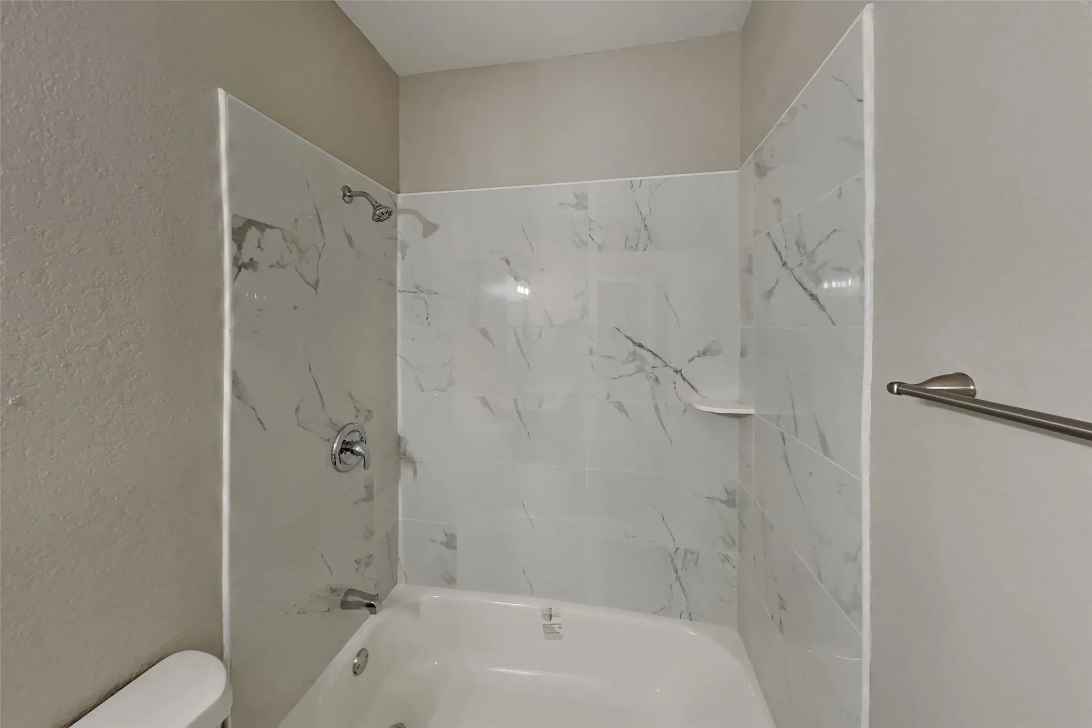Single Family Residence For Rent in Tarrant County , 8728 Sumter Way, Fort Worth, Texas 76244, 3 Bedroom, 2 Bathroom, 2 Garage spaces, 1,528 Sqft, built in 2003, mls#21391648, Real Estate Agent in Fort Worth, Homes For Rent in Tarrant county, Homes For Rent in Fort Worth, Realtor in Fort Worth Texas, Real Estate Brokerage Independent Realty Texas, Luminita Cordes Realtor