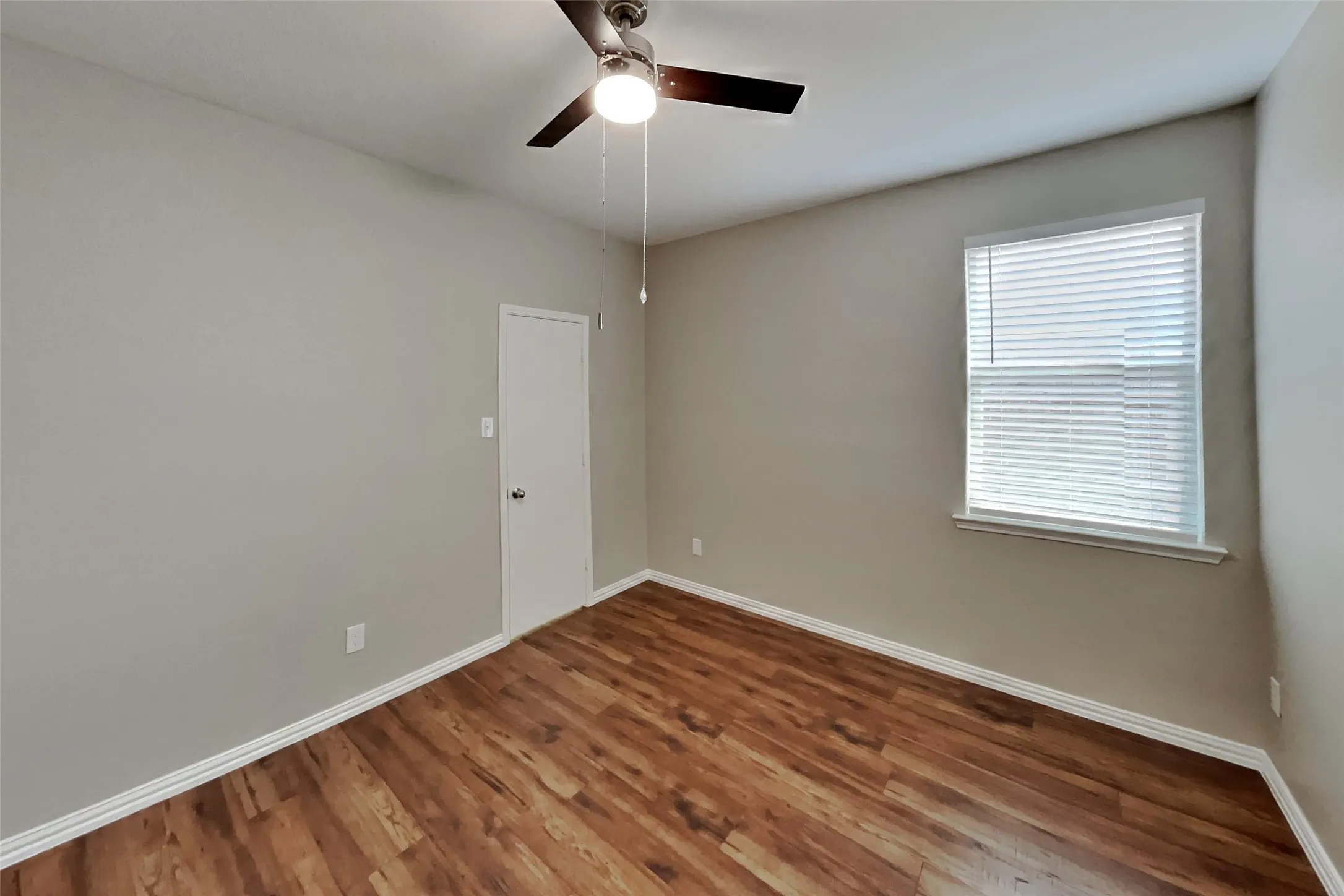 Single Family Residence For Rent in Tarrant County , 8728 Sumter Way, Fort Worth, Texas 76244, 3 Bedroom, 2 Bathroom, 2 Garage spaces, 1,528 Sqft, built in 2003, mls#21391648, Real Estate Agent in Fort Worth, Homes For Rent in Tarrant county, Homes For Rent in Fort Worth, Realtor in Fort Worth Texas, Real Estate Brokerage Independent Realty Texas, Luminita Cordes Realtor