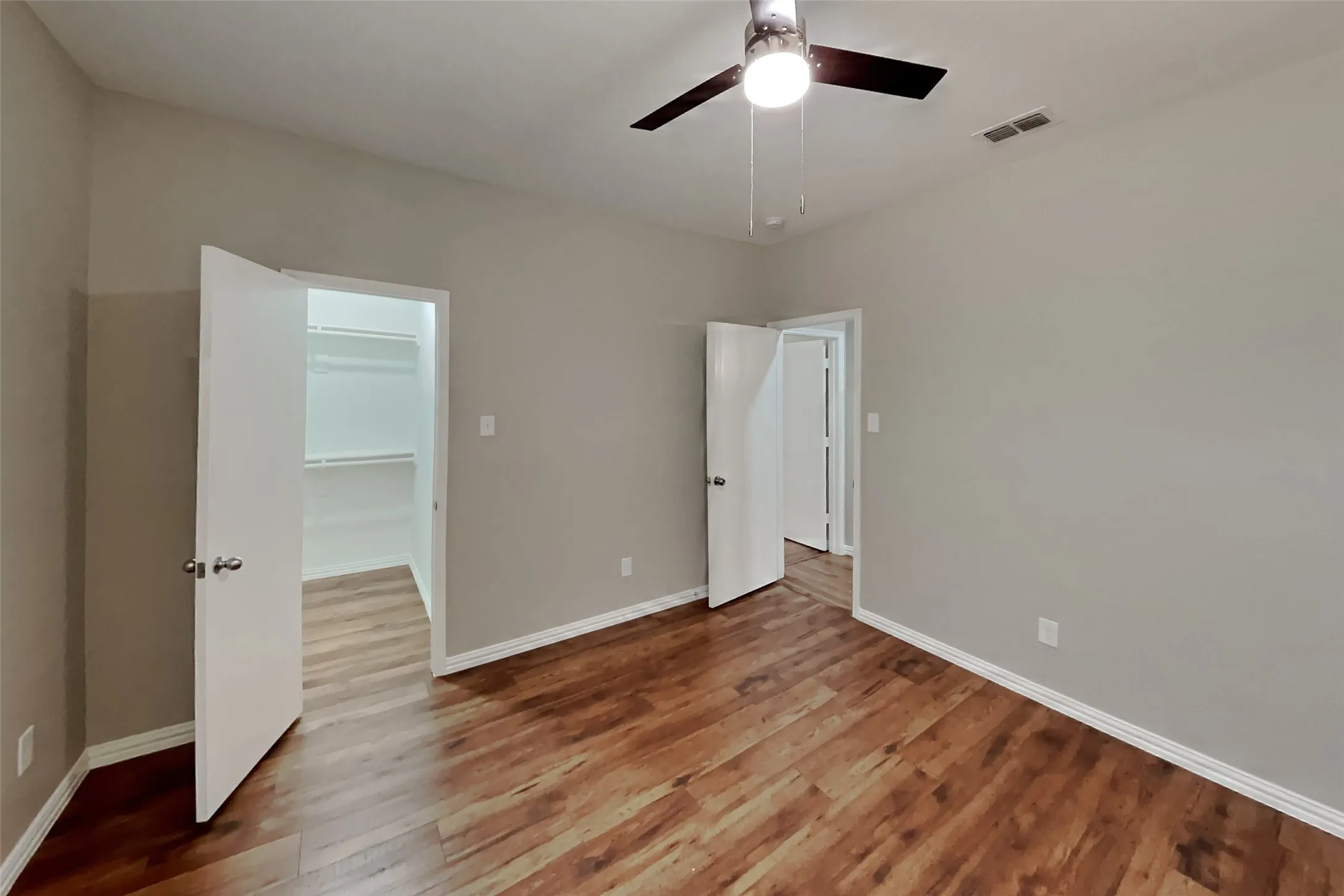 Single Family Residence For Rent in Tarrant County , 8728 Sumter Way, Fort Worth, Texas 76244, 3 Bedroom, 2 Bathroom, 2 Garage spaces, 1,528 Sqft, built in 2003, mls#21391648, Real Estate Agent in Fort Worth, Homes For Rent in Tarrant county, Homes For Rent in Fort Worth, Realtor in Fort Worth Texas, Real Estate Brokerage Independent Realty Texas, Luminita Cordes Realtor