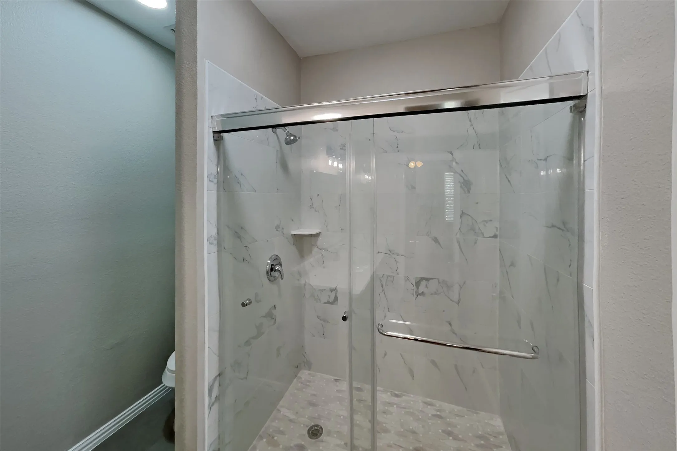 Single Family Residence For Rent in Tarrant County , 8728 Sumter Way, Fort Worth, Texas 76244, 3 Bedroom, 2 Bathroom, 2 Garage spaces, 1,528 Sqft, built in 2003, mls#21391648, Real Estate Agent in Fort Worth, Homes For Rent in Tarrant county, Homes For Rent in Fort Worth, Realtor in Fort Worth Texas, Real Estate Brokerage Independent Realty Texas, Luminita Cordes Realtor