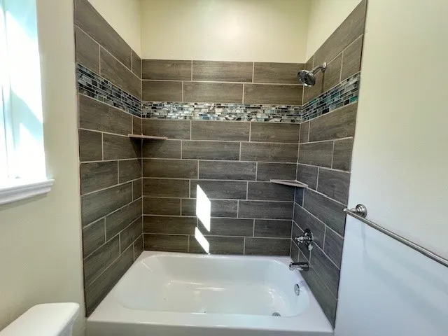 Single Family Residence For Sale in Hunt County , 1915 MORSE Street, Greenville, Texas 75401, 3 Bedroom, 2 Bathroom, 1 Garage spaces, 1,200 Sqft, built in 2023, mls#21391647, Real Estate Agent in Greenville, Homes For Sale in Hunt county, Homes For Sale in Greenville, Realtor in Greenville Texas, Real Estate Brokerage Independent Realty Texas, Luminita Cordes Realtor