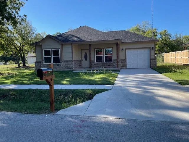 Single Family Residence For Sale in Hunt County , 1915 MORSE Street, Greenville, Texas 75401, 3 Bedroom, 2 Bathroom, 1 Garage spaces, 1,200 Sqft, built in 2023, mls#21391647, Real Estate Agent in Greenville, Homes For Sale in Hunt county, Homes For Sale in Greenville, Realtor in Greenville Texas, Real Estate Brokerage Independent Realty Texas, Luminita Cordes Realtor